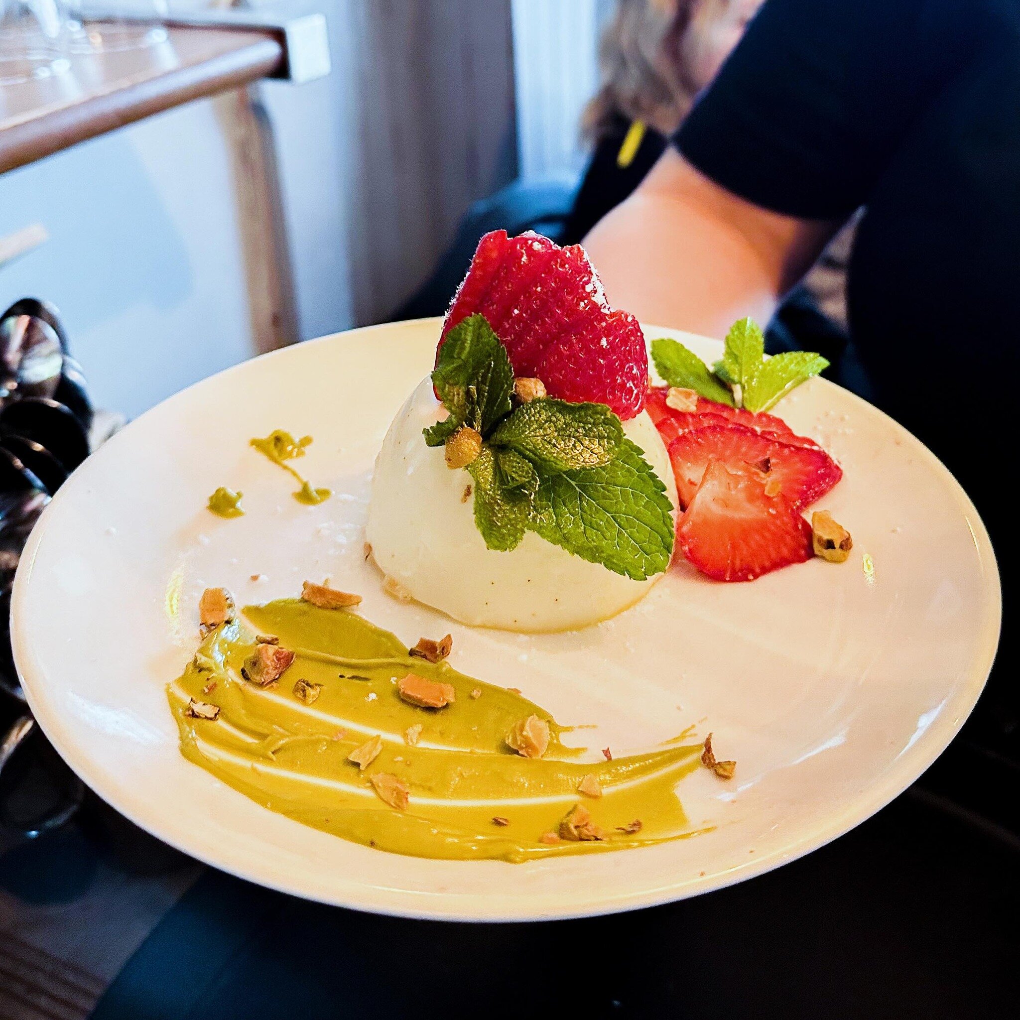 Taste the elegance, embrace the delight and the passion in every bite of our Vanilla Panna cotta served with fresh strawberries and pistachio cream 🤪🤩🍓🤍🍰🌺
#restaurant #cafe #brighton #brightonrestaurant #northlainesbrighton #brightoncafe #brigh