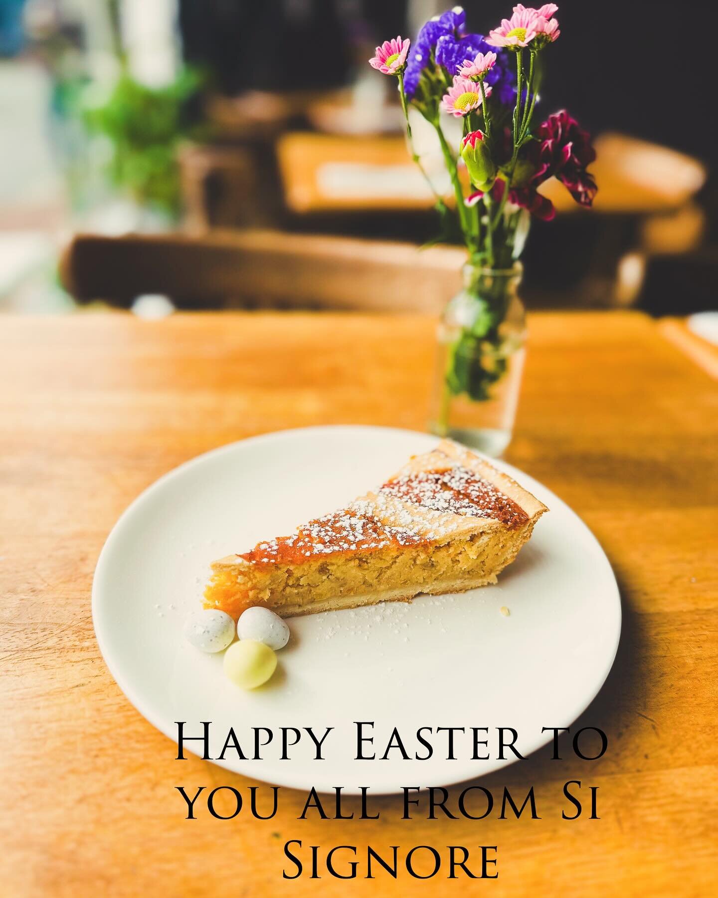 Happy Easter to you all from us at Si Signore ✨💛🐥Let&rsquo;s celebrate the joy of the season together with traditional Italian dishes, wine and Italian traditional desserts to give an Italian touch to the magic of Easter. Buona Pasqua a tutti! 🍝🍷