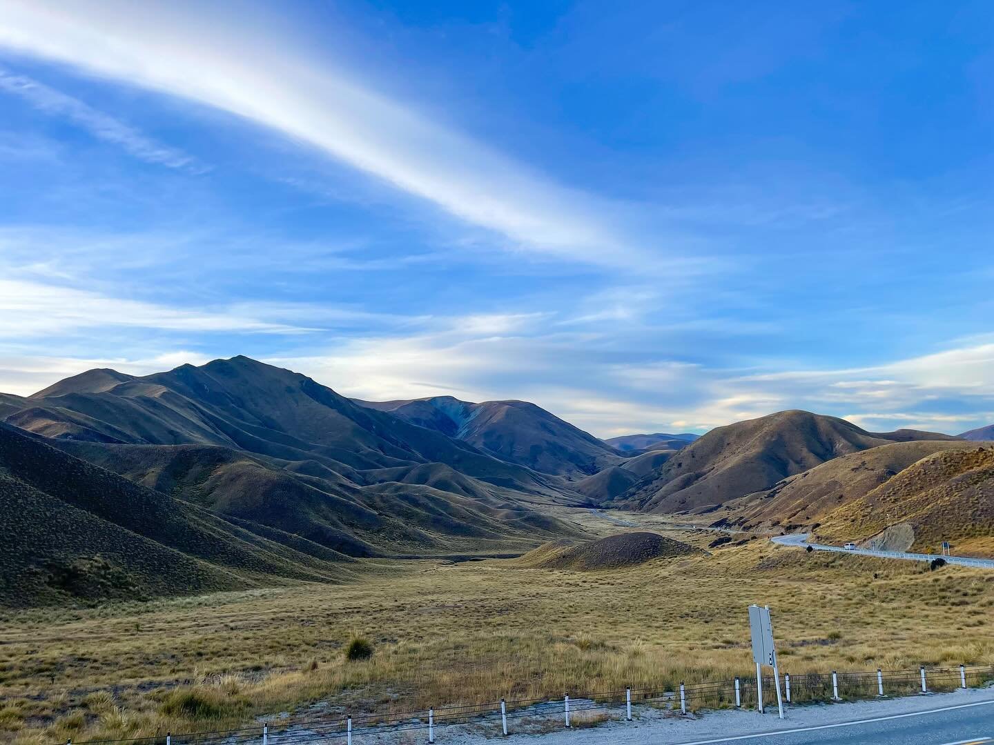 Crown Range. The drive from Wanaka to Queenstown was spectacular! 

#crownrange #wanaka #queenstown #newzealand #roadtrip