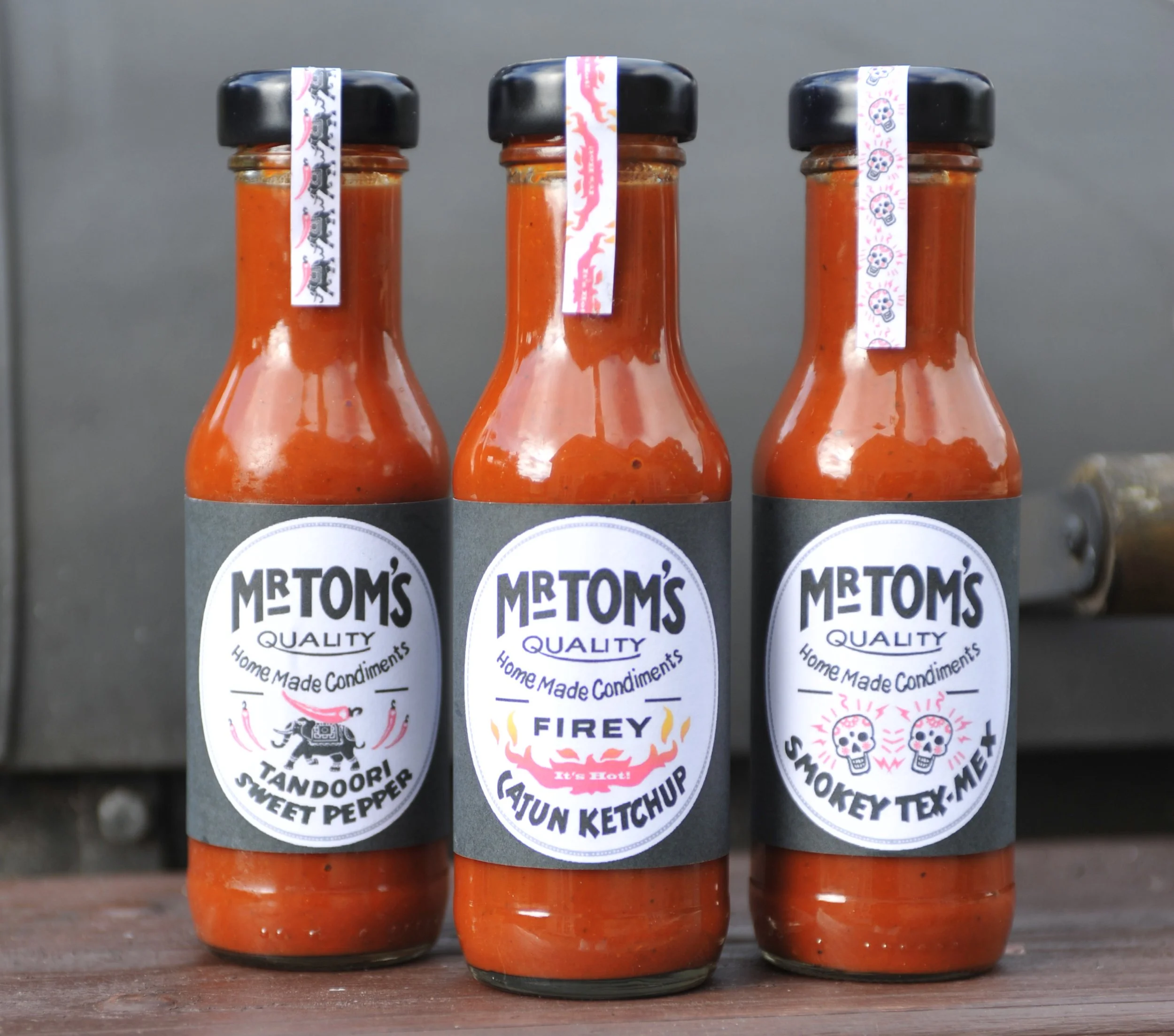 tom%22s_sauce_barby1.jpg