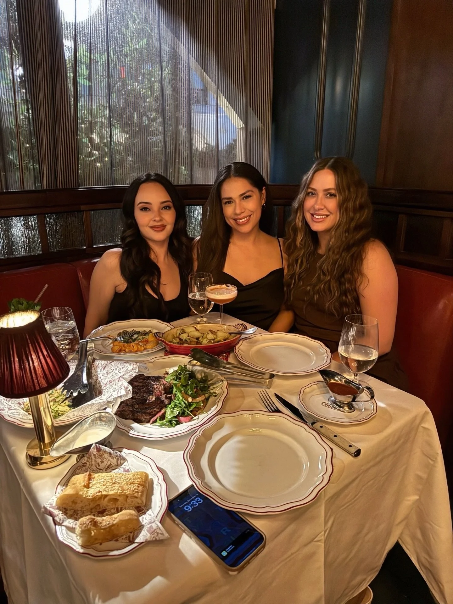 Celebrating the season with the Korra Aesthetics team 🤍
Holiday dinner at @carbonerestaurants filled with gratitude, connection, and the people who make it all happen.