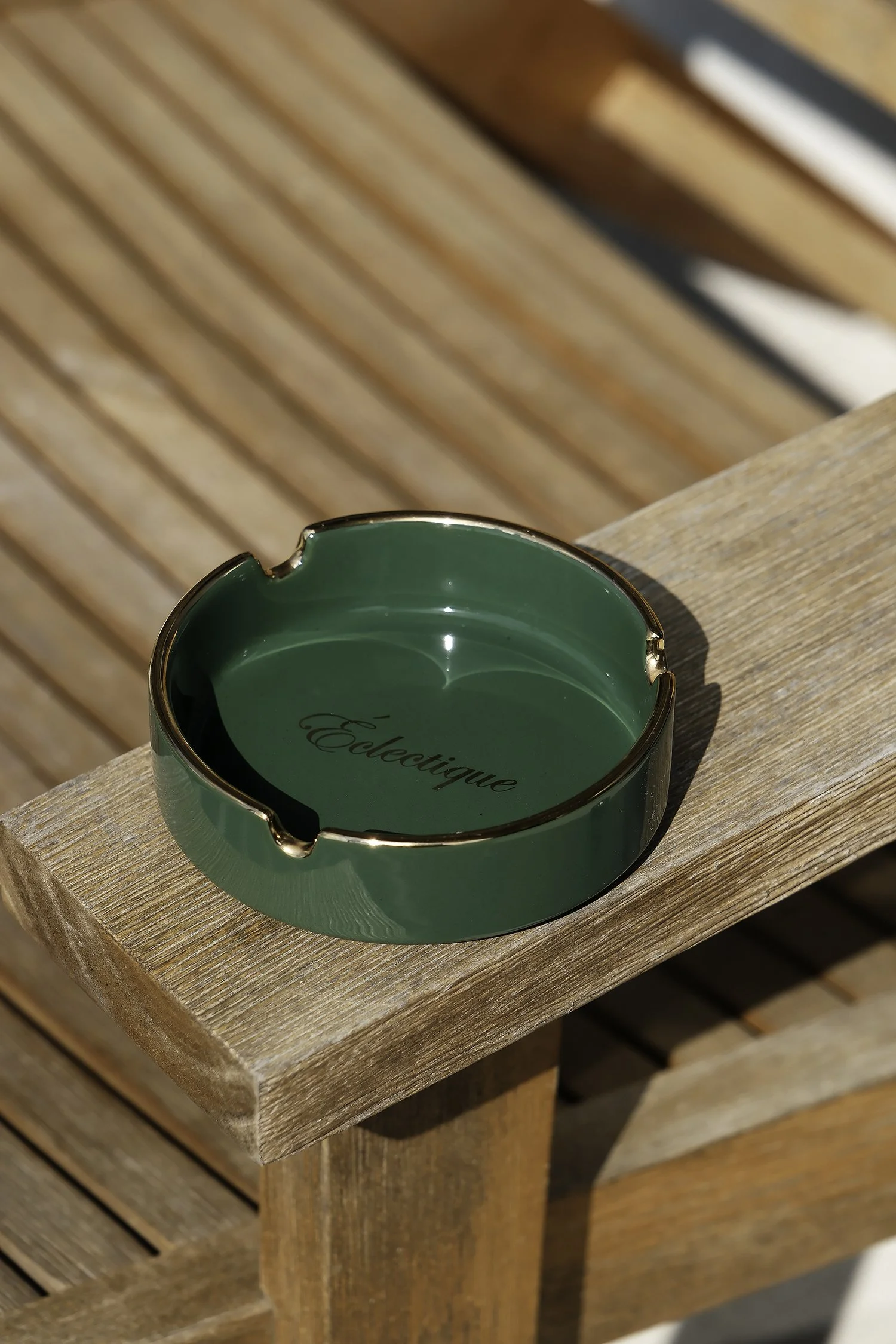ÉCLECTIQUE GOLD TRIM ASHTRAY