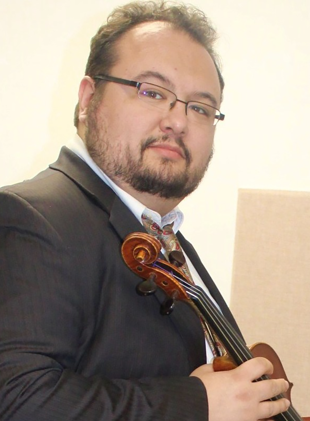 Amos Fayette violin headshot Music Teacher Guild