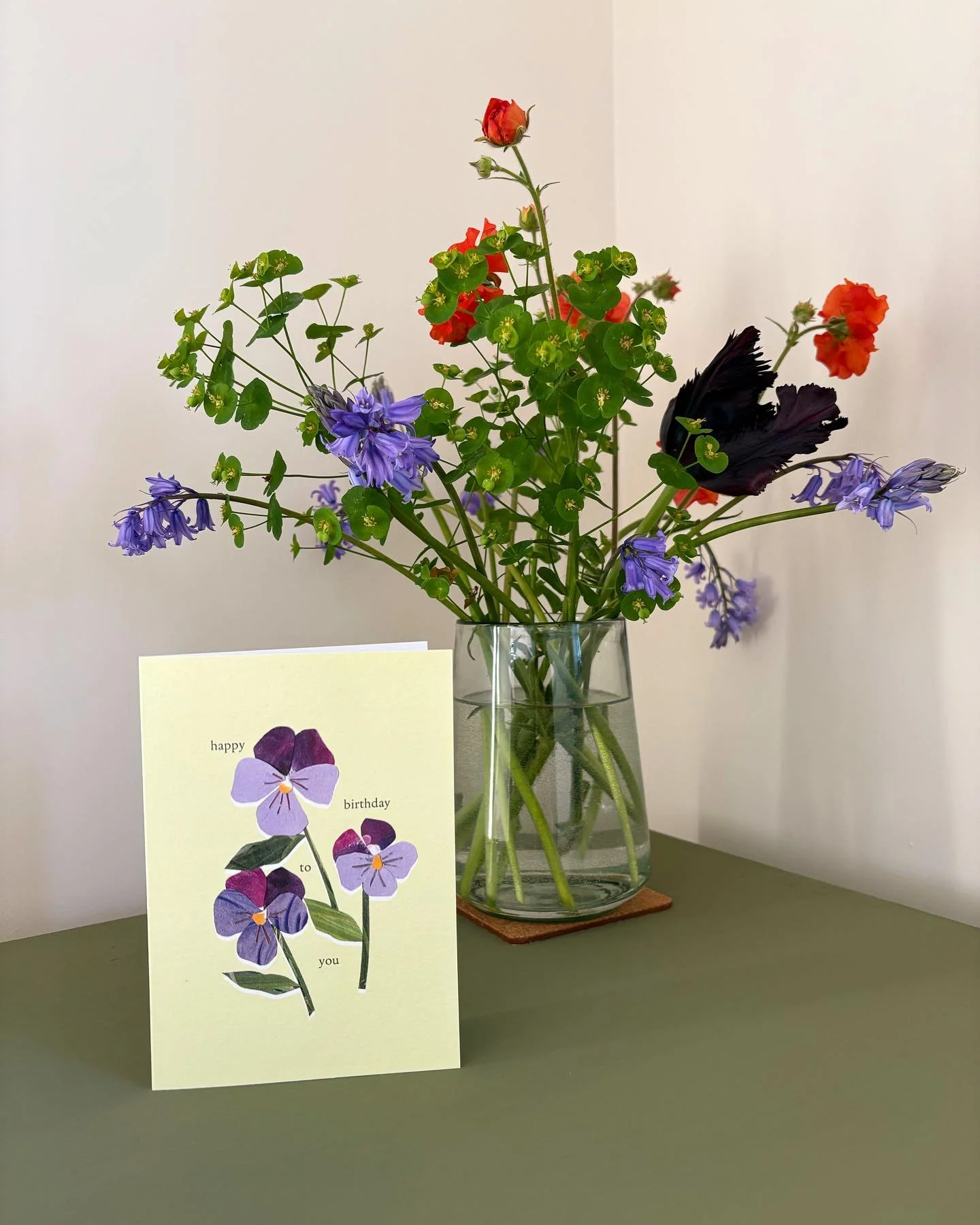 The first flowers of the year, freshly picked from my garden! 

They&rsquo;d make the perfect birthday bunch, paired with the Birthday Voilas card 💜