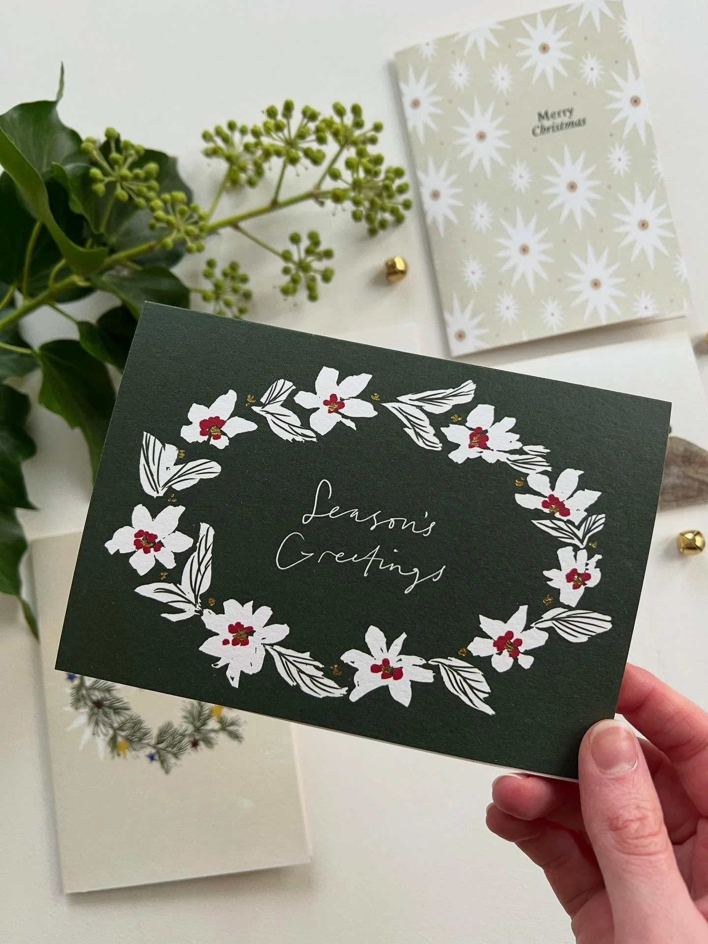 I had a bit of a block designing a new card for Christmas, and then this happened right as I was about to give up! 

The design is inspired by a little poinsettia decoration that I hang every year on my Mum&rsquo;s tree 🎄