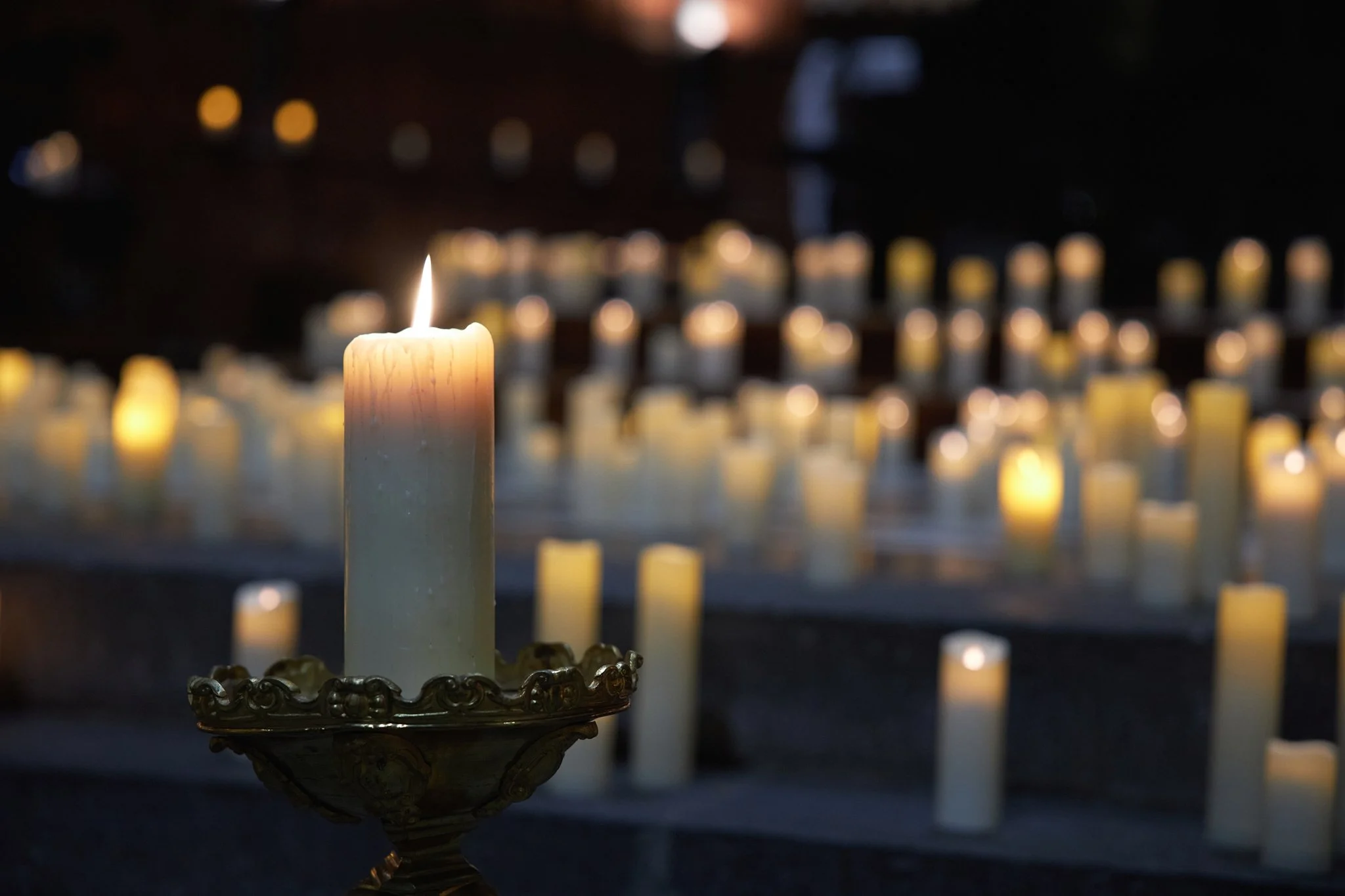 Concert à la bougie près de chez moi : quand l’intime rencontre la musique