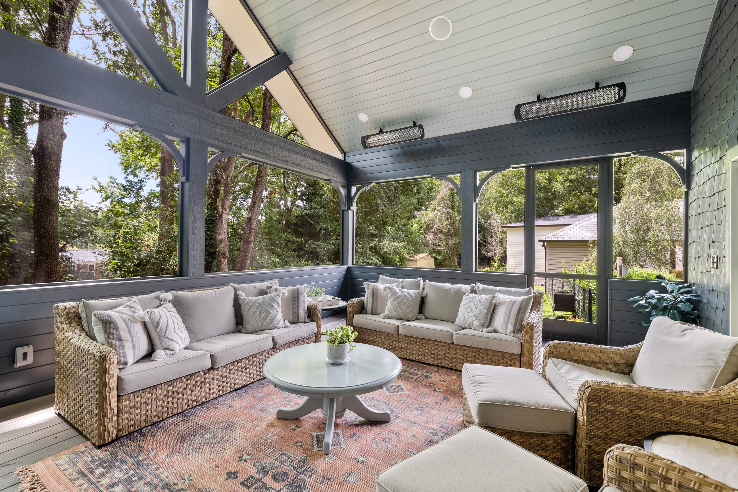 Valerie Drive - Owner's Choice-32.jpg