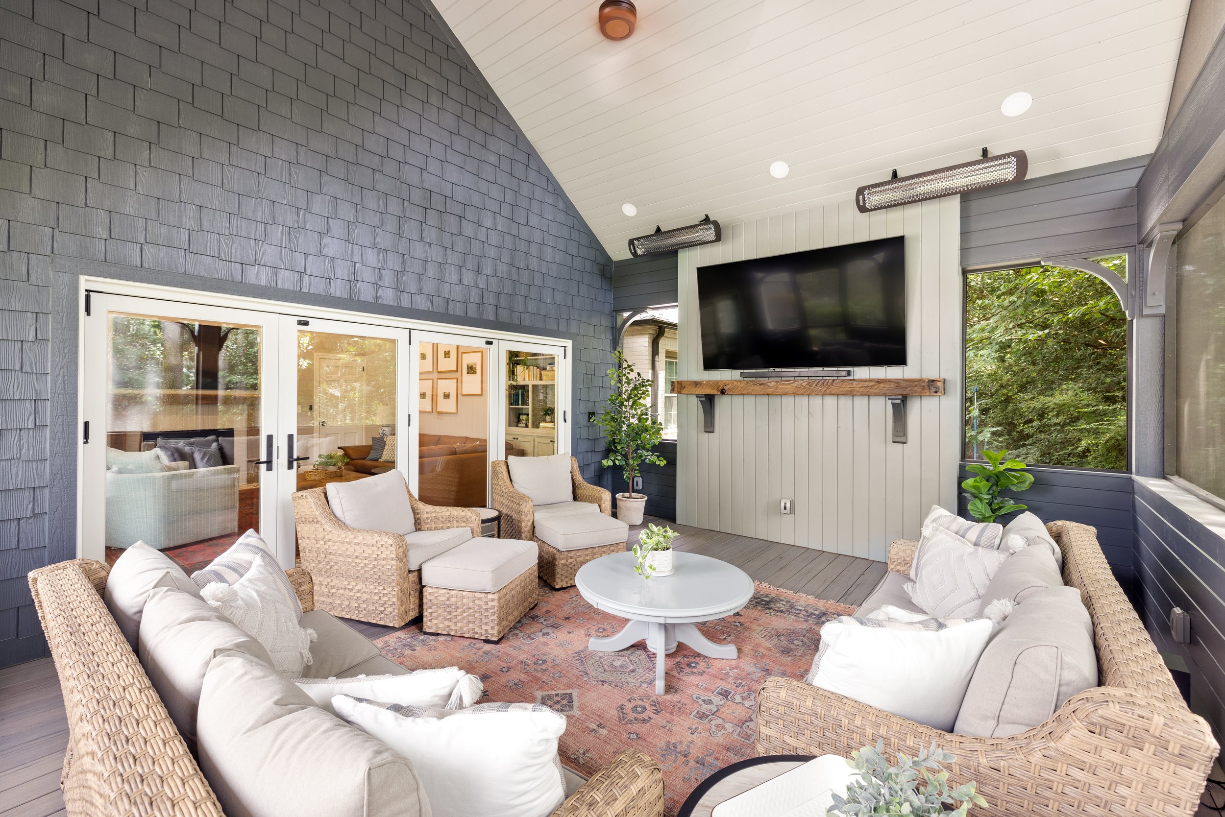 Valerie Drive - Owner's Choice-29.jpg