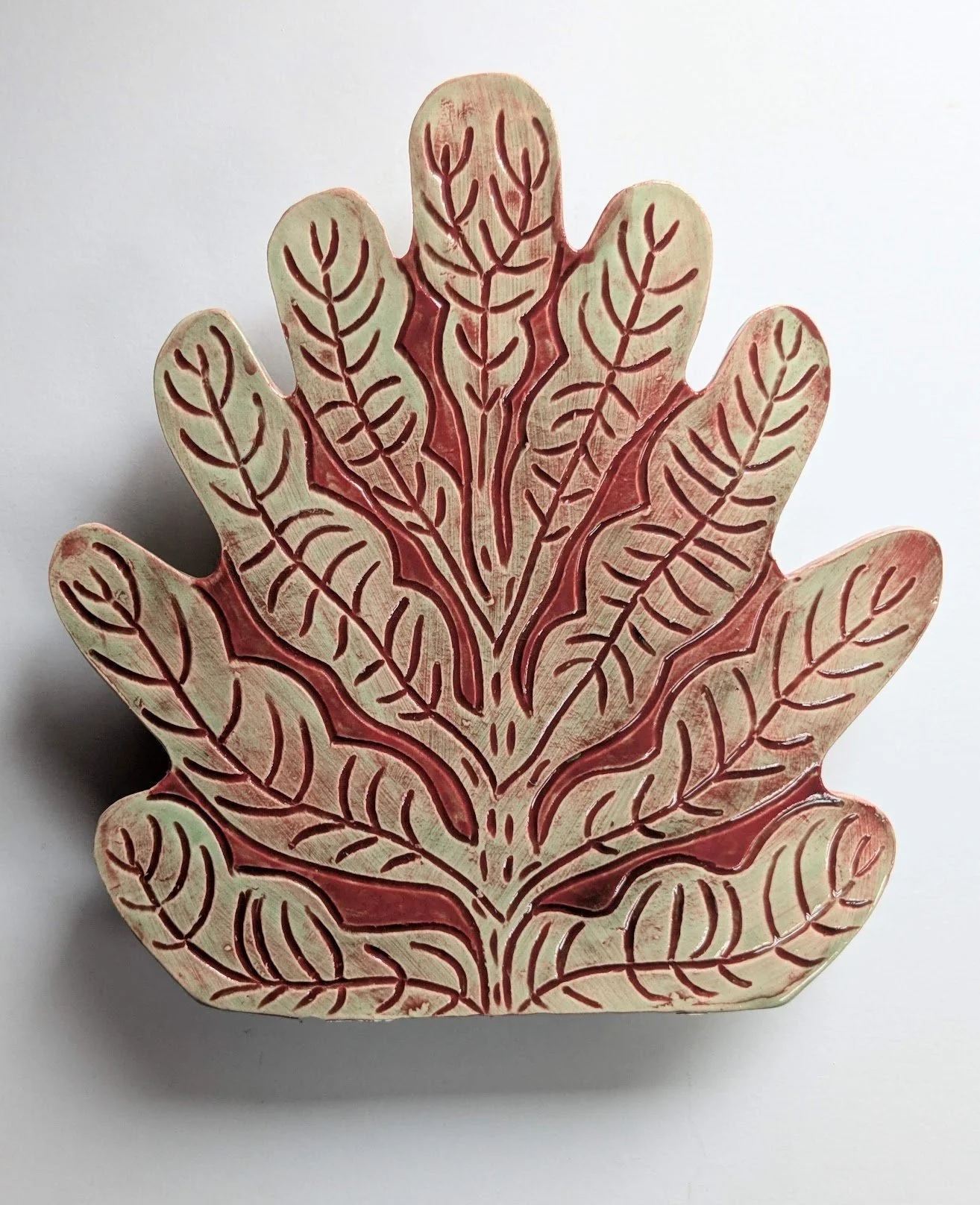 Floral Wall Vase
Ceramic 8"x8"x2"
