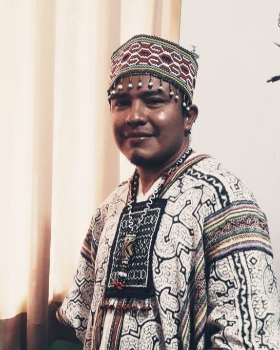 Demer  headshot 2023-09-17.jpg