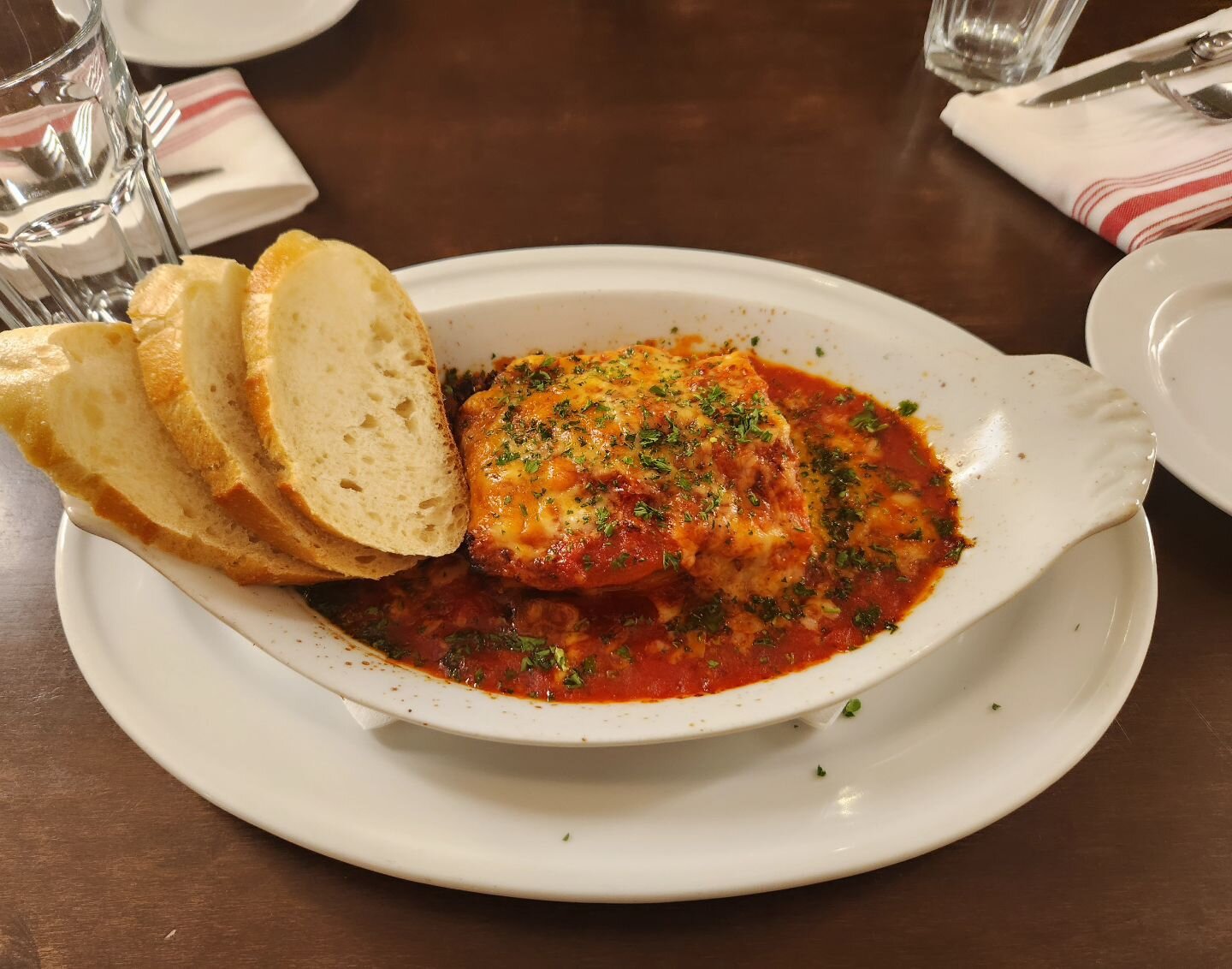 If you haven't had it yet, come on by and check out this new addition to the menu!
Lasagne Provencal with seasonal veggies, gruyere, mozzarella, garlic, house-made tomato sauce, and parmesan
.
.
.
#avlrendezvous #avleats #avlfoodie #frenchlasagna #ea