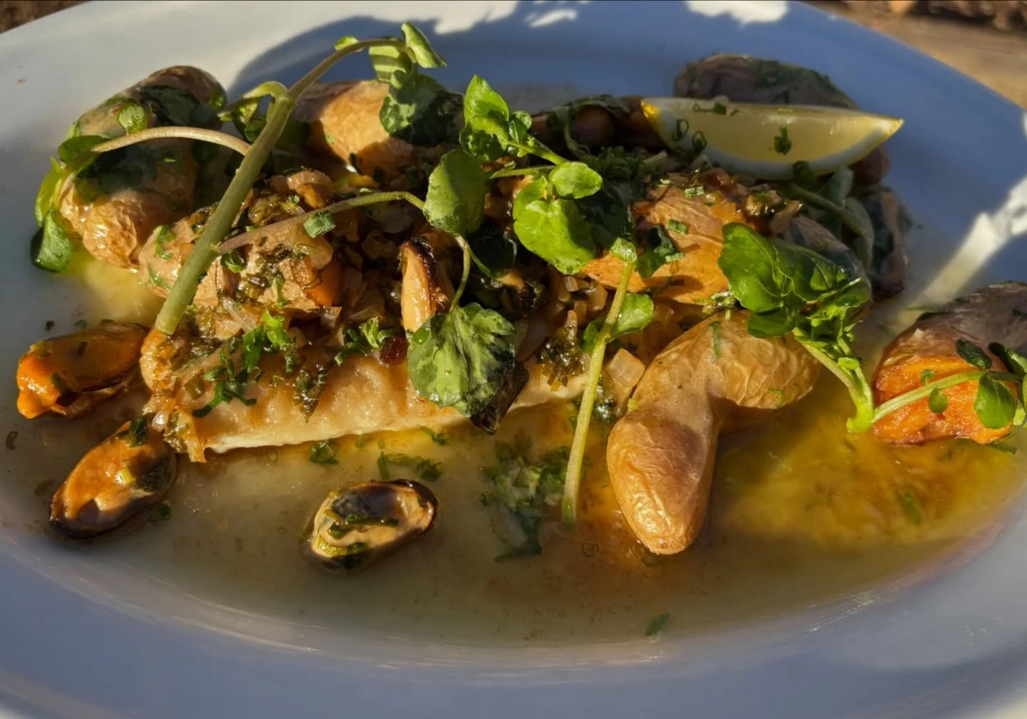 📸 taken with two different ☀️lights hitting our patio, same great taste for all to enjoy - while it lasts of course! Here&rsquo;s what we have this weekend, you won&rsquo;t want to miss it! 

Flounder Meuni&egrave;re with fingerling potatoes, lemon-
