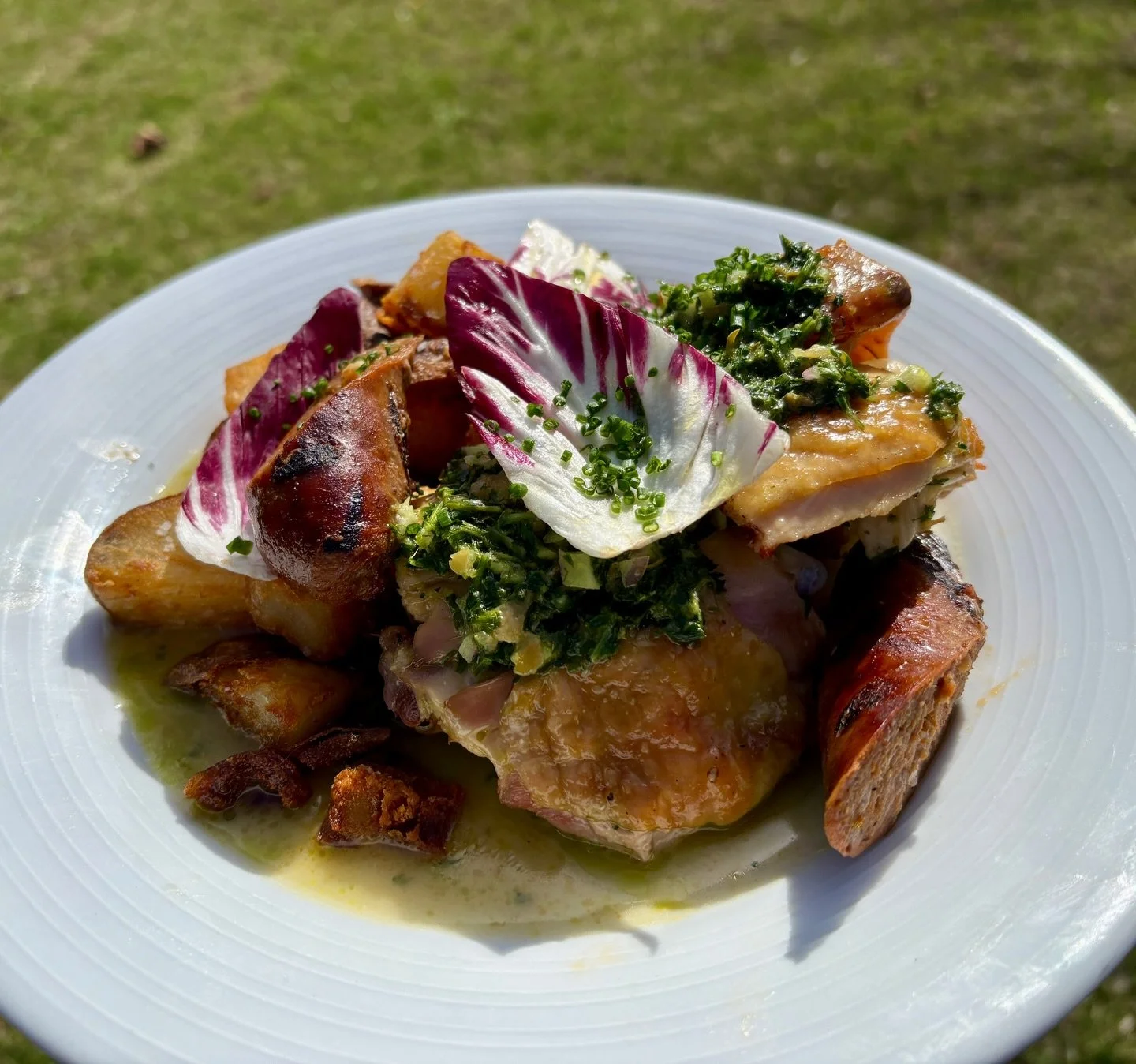 Bon week-end! We&rsquo;ve got an unbeatable take on pommes dauphine this weekend, AND more 🥔 Here&rsquo;s we go&hellip; 

Pommes Dauphine 
with comt&eacute;, thyme and honey

Grillade Mixte Maghreb
Thyme-roasted chicken &amp; grilled merguez sausage