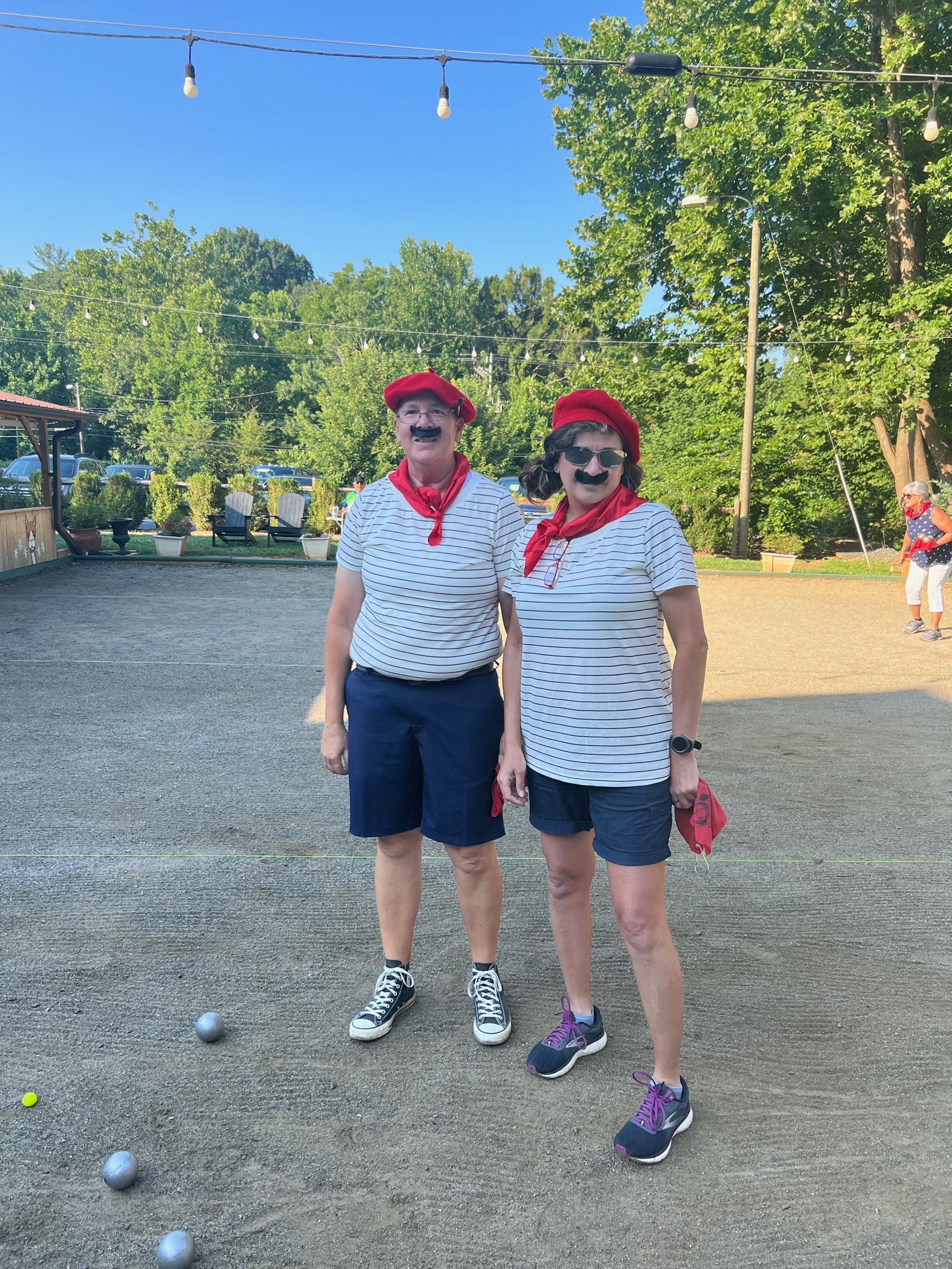 Red caps petanque.jpg