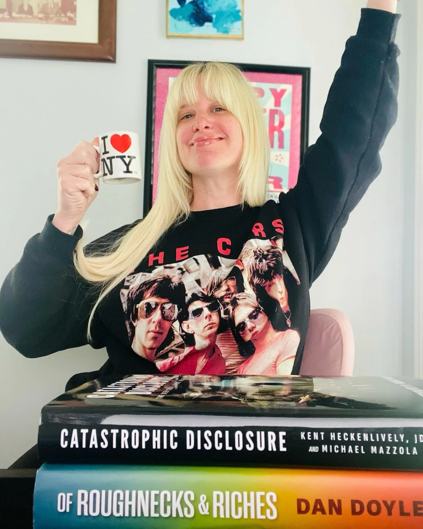 Messy hair, band tee, books to launch. This is the PR life nobody post about. Day 2 of Q1&ndash;let&rsquo;s go! ✨

#publicrelations #prlife #mediarelations #pragency #booklaunch #publishingindustry #smallbusiness #femalefounder #nashville #womanowned