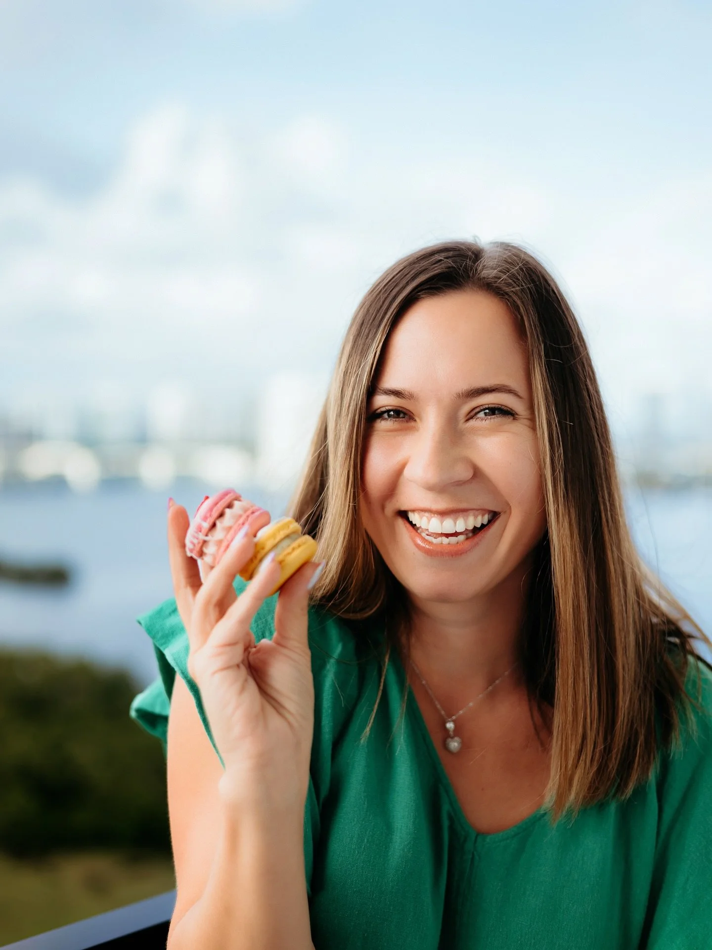 👩&zwj;🍳 Hi, I&rsquo;m Elena Ford, the baker behind Sweet To Your Taste!
I&rsquo;m a mom of 3 girls who turned a love for baking into creating tiny pieces of edible art. ✨

What started as a hobby quickly became my passion &mdash; crafting delicate,
