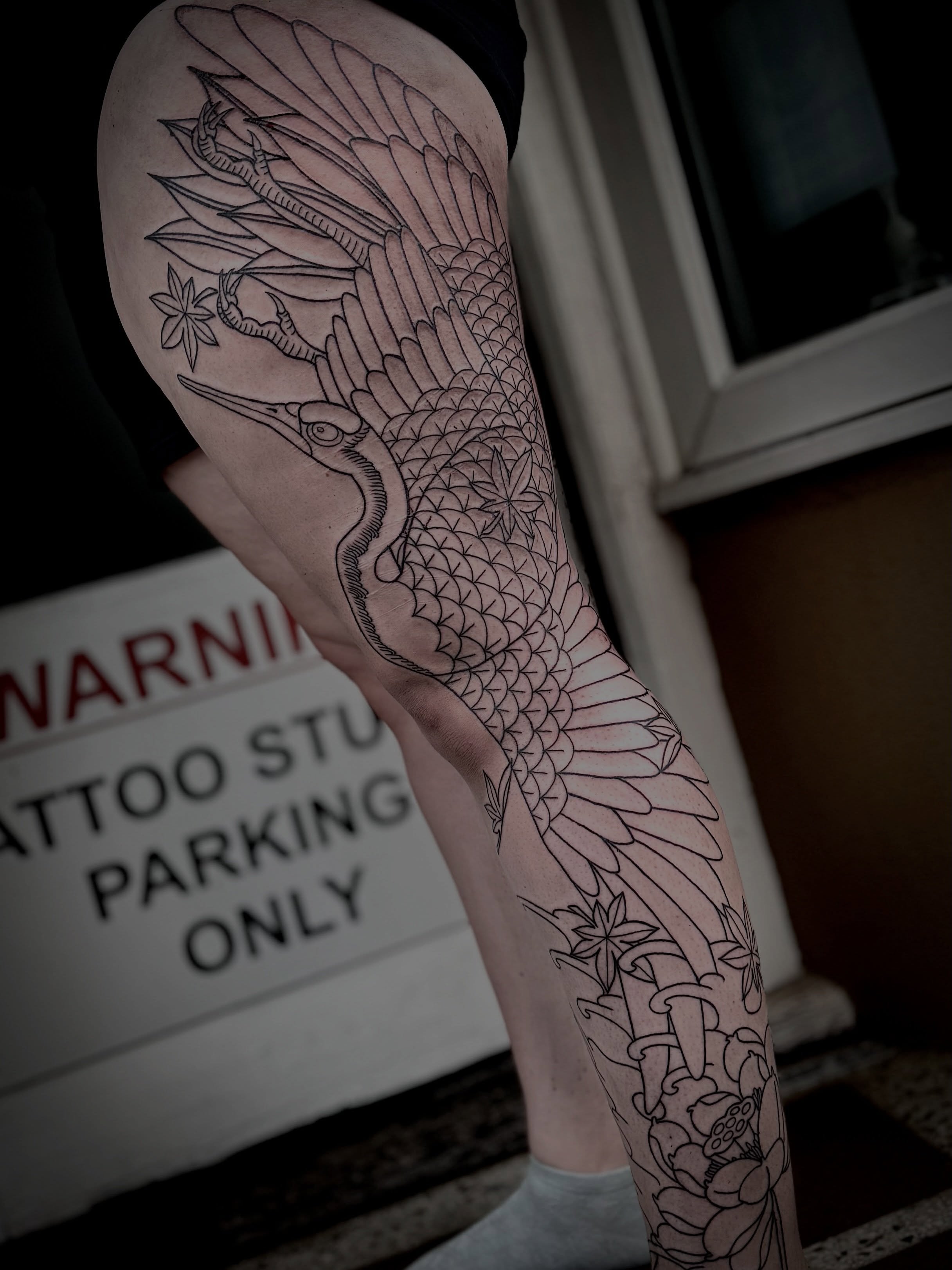 Still photo of this one from yesterday 😮&zwj;💨

Phoebe was in the studio last week and smashed the first session this massive crane Japanese leg sleeve! We stencilled the crane and lotus flower, and freehanded some water and background. We&rsquo;ll