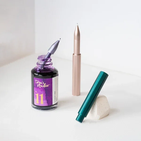 wren-refillable-writing-pen-blush-lilac-ivy-with-ink_63d77938-2e20-4732-b78a-781d02f0a2f6.webp