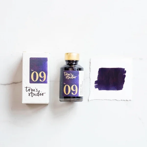 fountain-pen-ink-constellation-packaging-bottle-swatch.webp