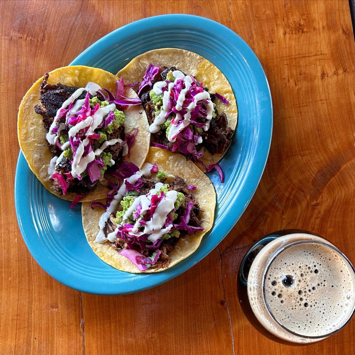 🎧 Vinyl &amp; Tacos 🌮 

It&rsquo;s Taco Tuesday! 
And @djquickkay is spinning vinyl at 6pm!

Tacos 🌮 Short rib and shiitake, green pea guacamole,  cabbage, goat cheese crema {gluten free} ~ {3} for $10

Come join us for a pint and these incredible