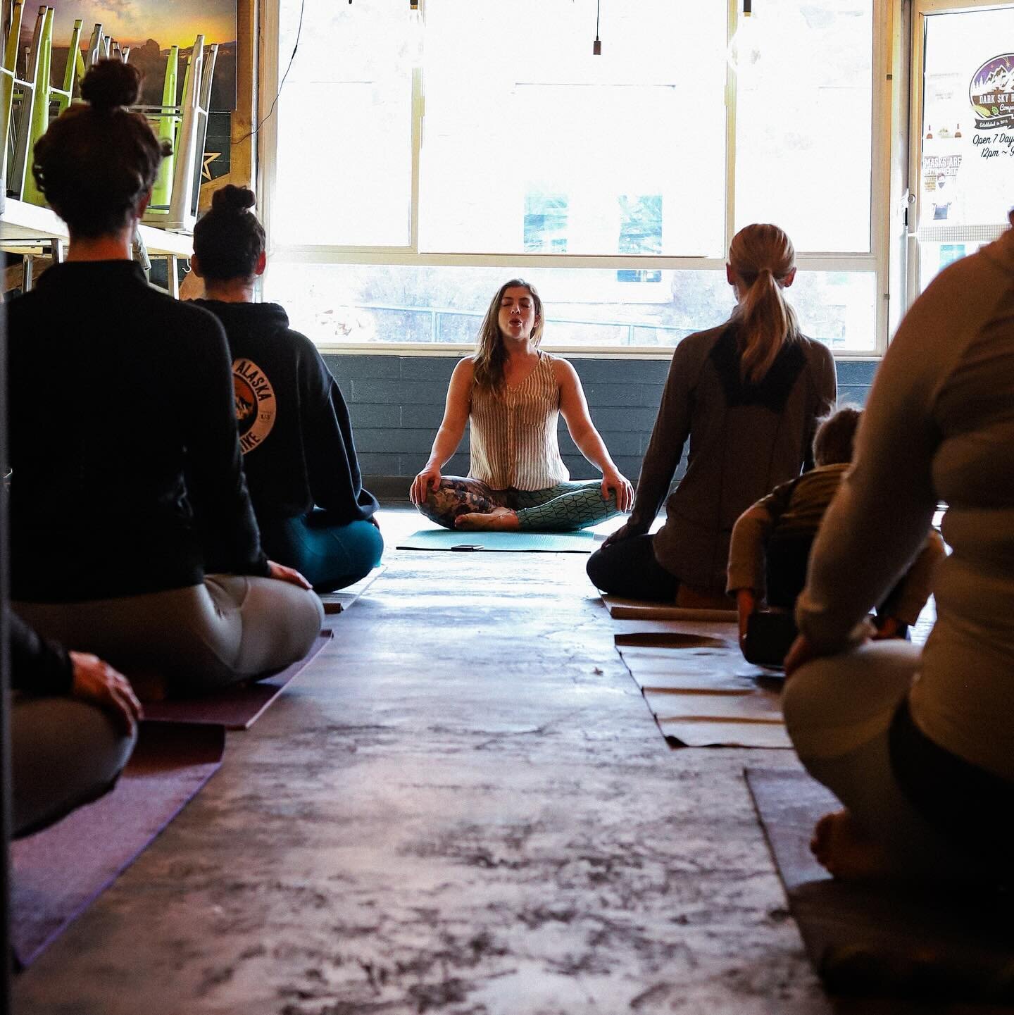 🧘&zwj;♀️Pints &amp; Poses Yoga🧘&zwj;♂️

Join us every Sunday for yoga!
In the DSB Beaver Street Taproom 

$15 fee for the class with @theyogabreaze
10:15-11:30am
With 20% off your recovery beer &amp; food 
@DSB_BeerGarden 🍻 
Please bring your own 