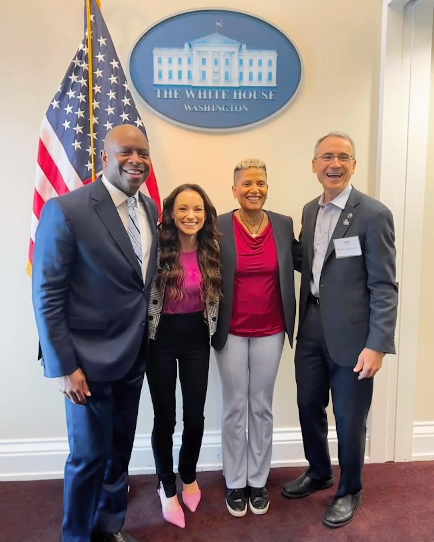 2 astronauts, a CEO and a TV host walk into the White House&hellip; ☺️

From left to right: @lelandmelvin , me!, @drsianproctor, and Steve Isakowitz!

Yesterday a small group of Hollywood creatives, marketers, space industry leaders, policy professio