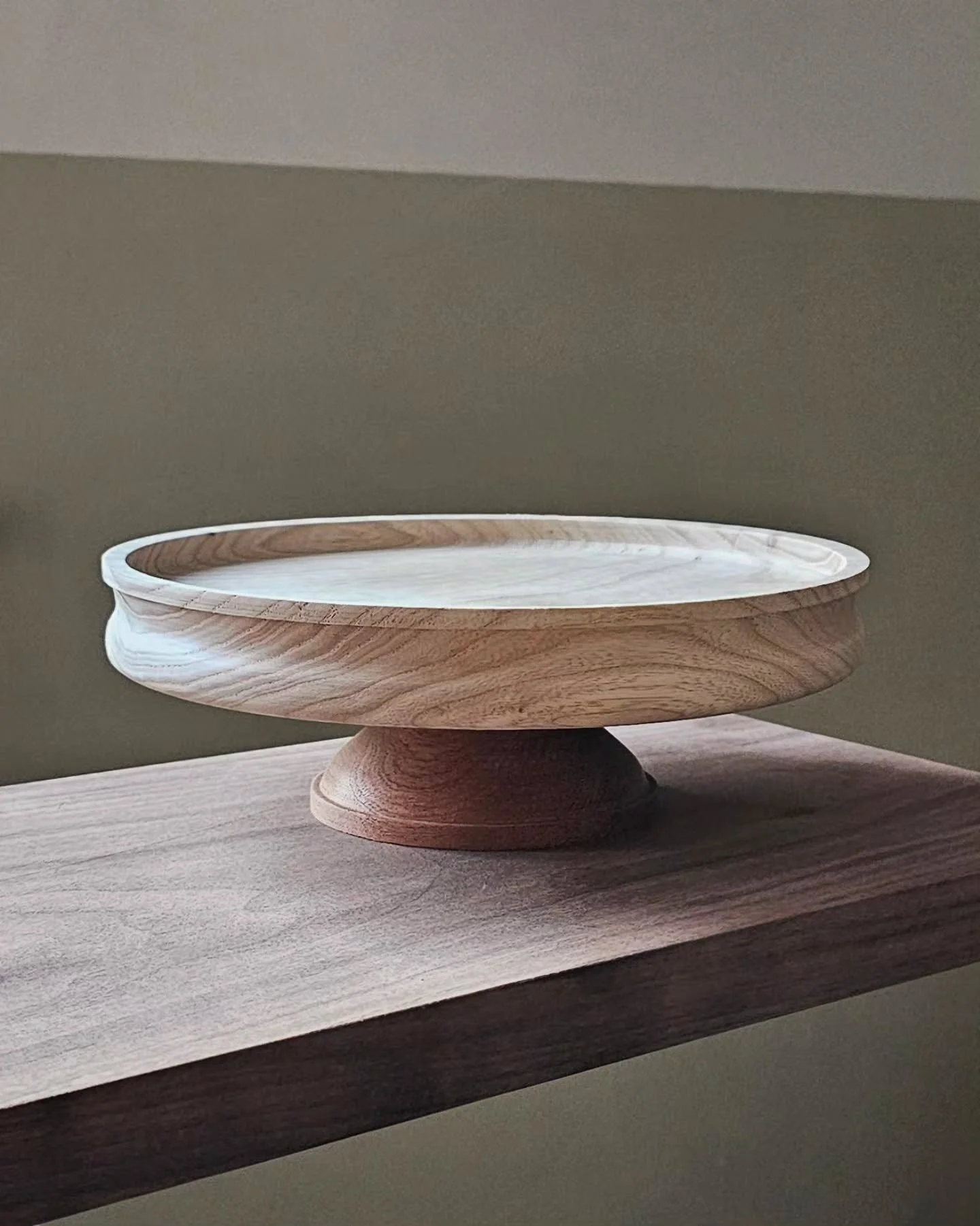 Our wee jetsetting cake stand.

A few weeks ago this bespoke piece headed over to the states as a wedding gift for a lovely couple, complete with custom engraving to mark the special day.

We hope they use it for many happy years.