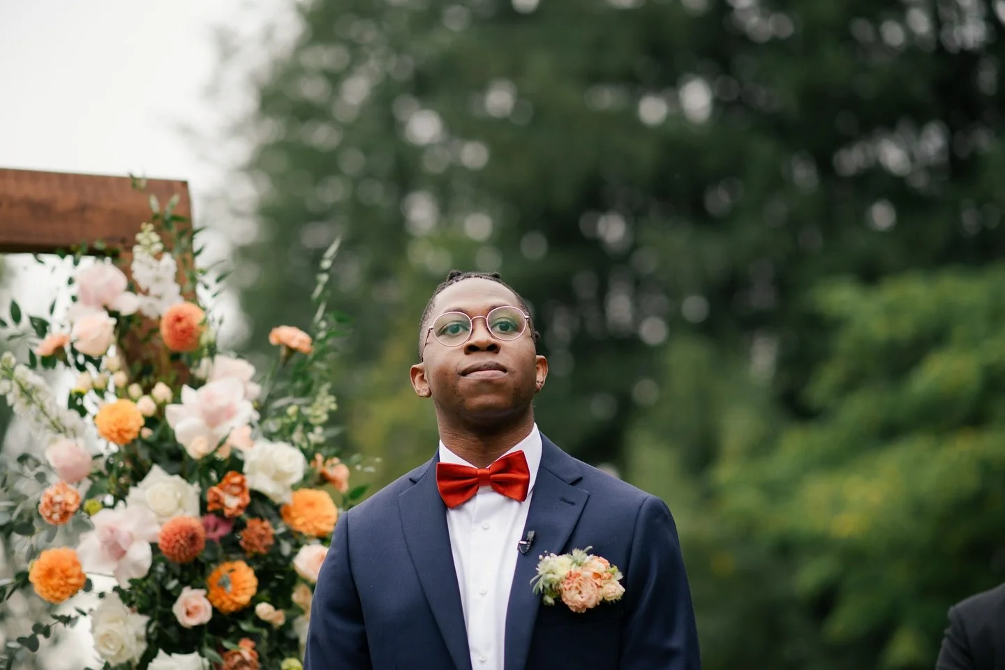 &ldquo;Every love story is beautiful, but ours is my favorite&rdquo;

Sneak peeks from A &amp; F&rsquo;s serene ceremony at @hart_house_weddings recently 💕

More to come soon! 

#vancouverwedding #lakesidewedding #fallwedding #weddinginspiration #fa