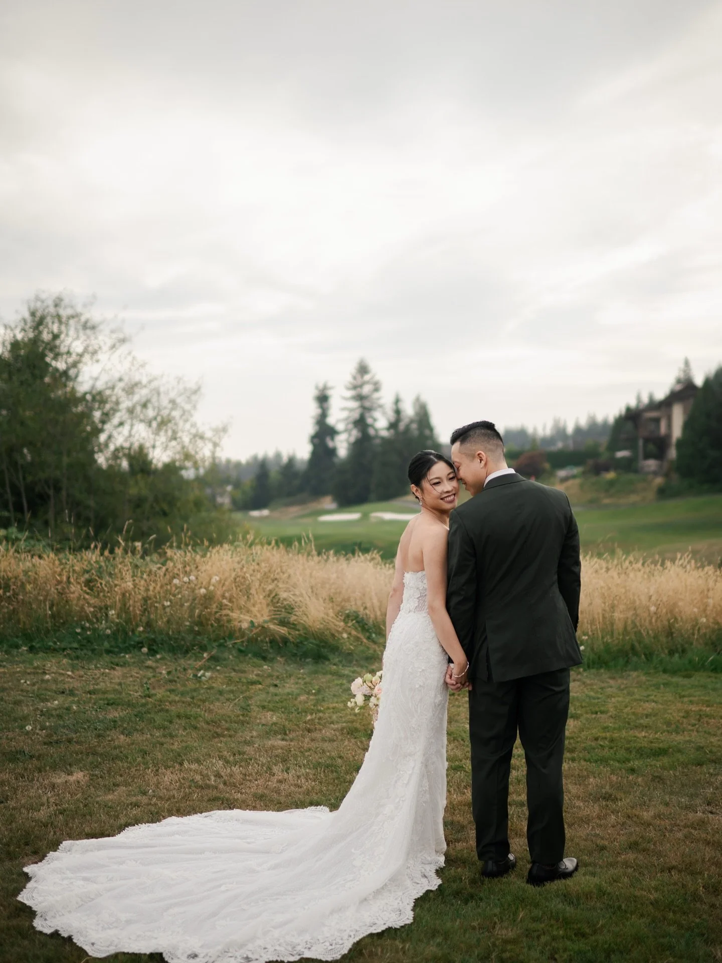 Photographer: Whisper something lovely to your bride

Groom: &ldquo;wanna go get some fried chicken?&rdquo;

Throwing back today to R &amp; B&rsquo;s wedding portrait session 🤤 Can you tell we&rsquo;re a little hungry rn?

#weddingphotography #weddi
