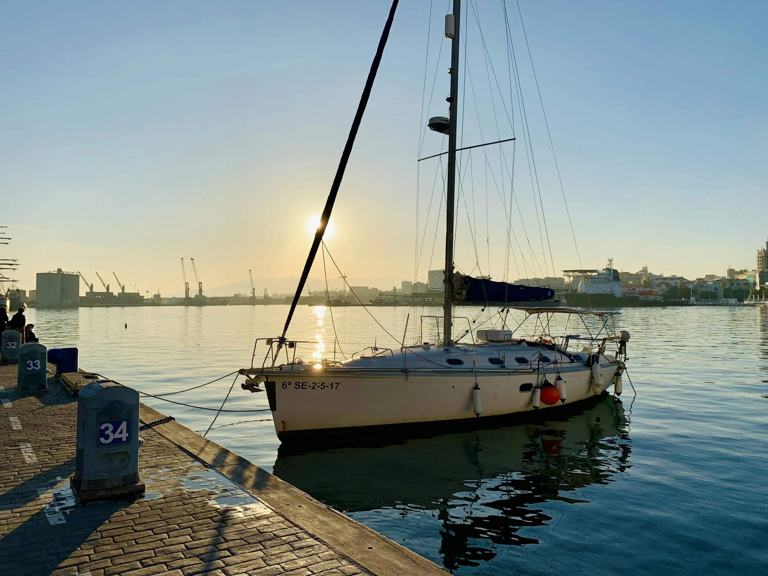 西班牙 馬拉加 海邊的夕陽 帆船停靠岸邊 非常美