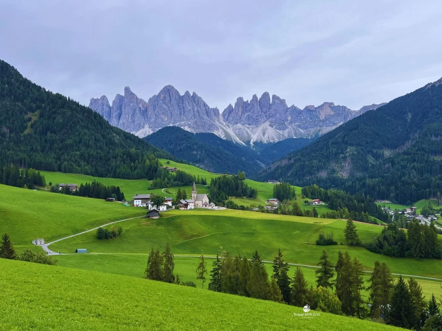 【北義】多洛米蒂自由行｜富內斯山谷 Val di Funes 交通、景點與拍照地點全攻略
