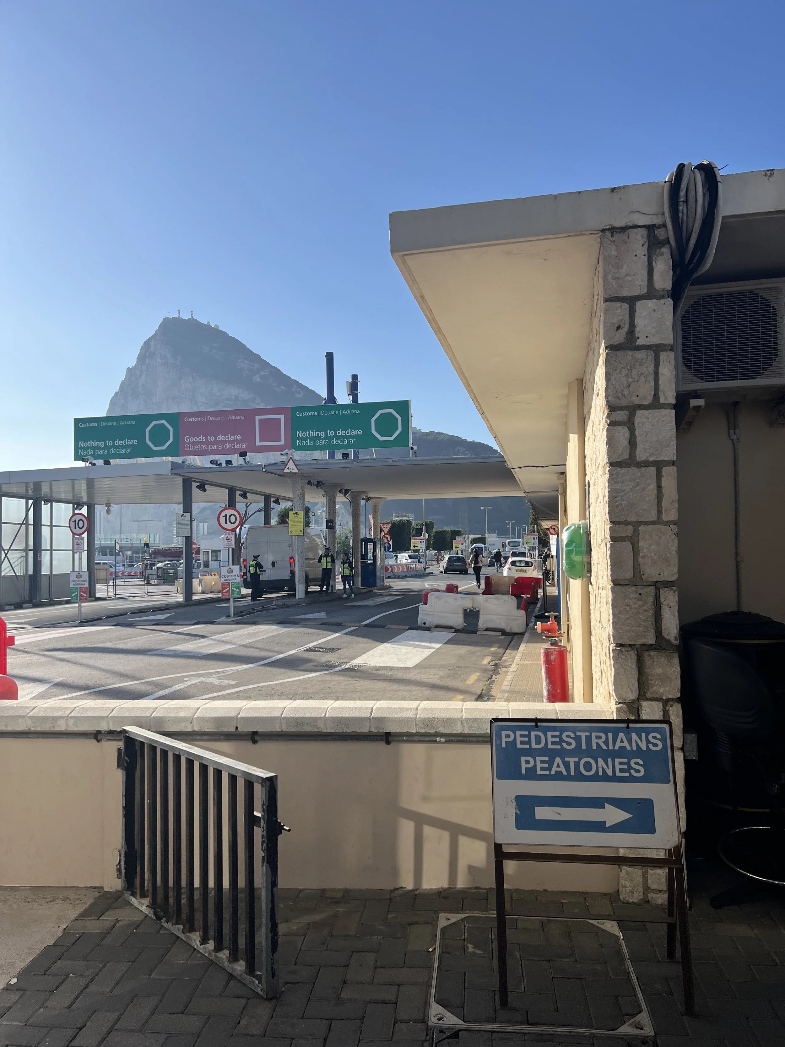 從西班牙步行進入直布羅陀的行人通關入口