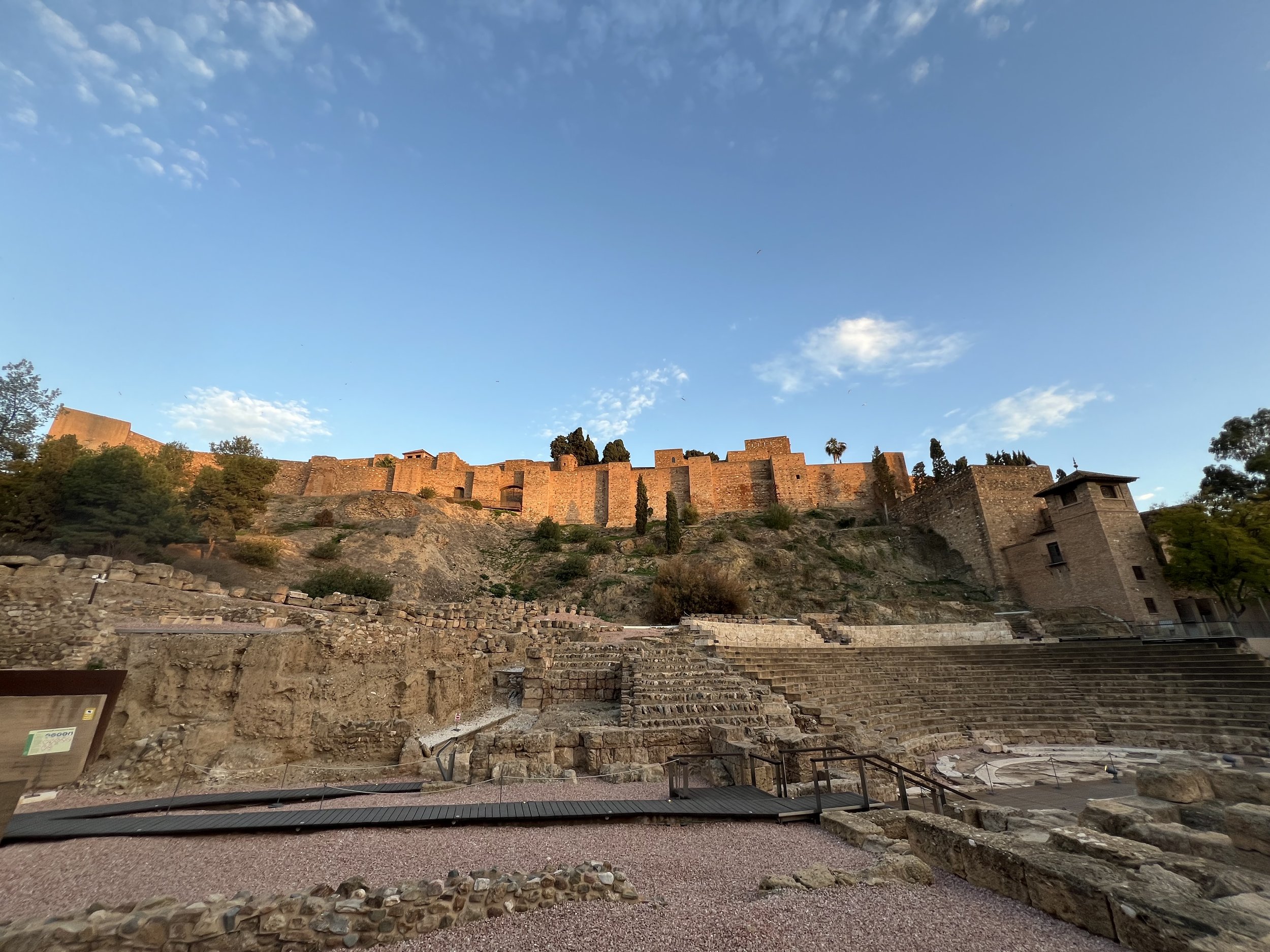 馬拉加市中心的重要古蹟——羅馬劇場遺址。