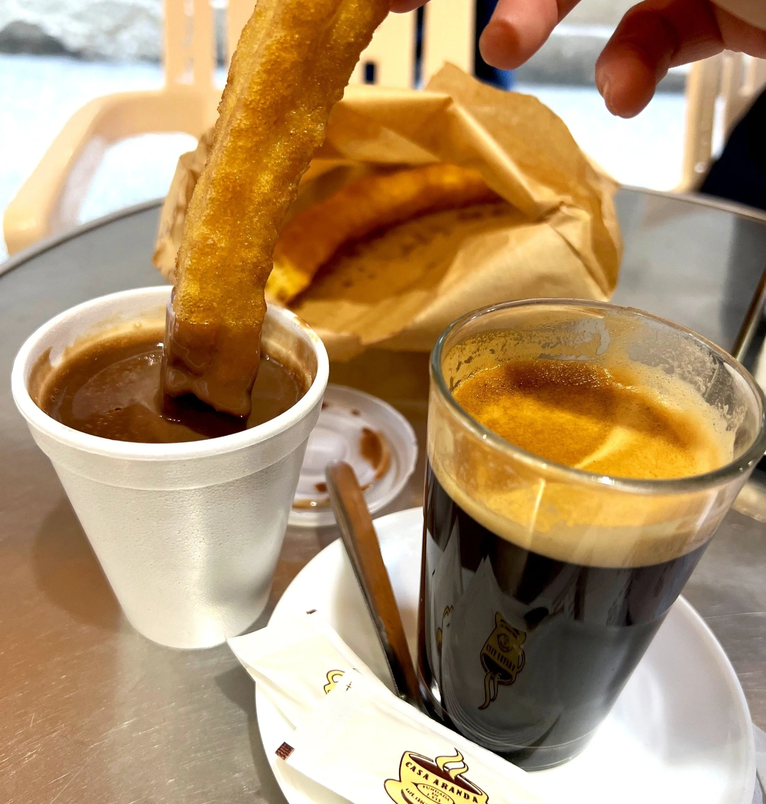 西班牙 馬拉加美食 吉拿棒 沾巧克力醬 搭配咖啡