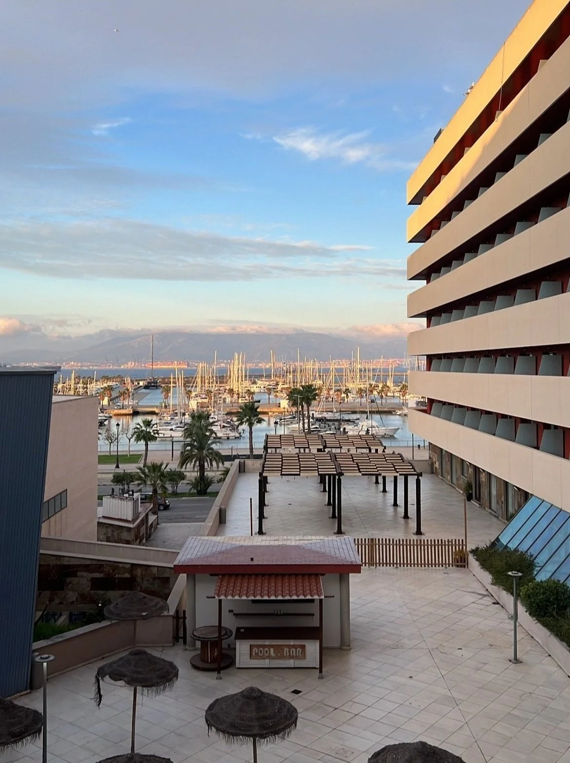 位於直布羅陀邊境小鎮 La Línea 的 Ohtels Campo de Gibraltar 飯店窗外風景