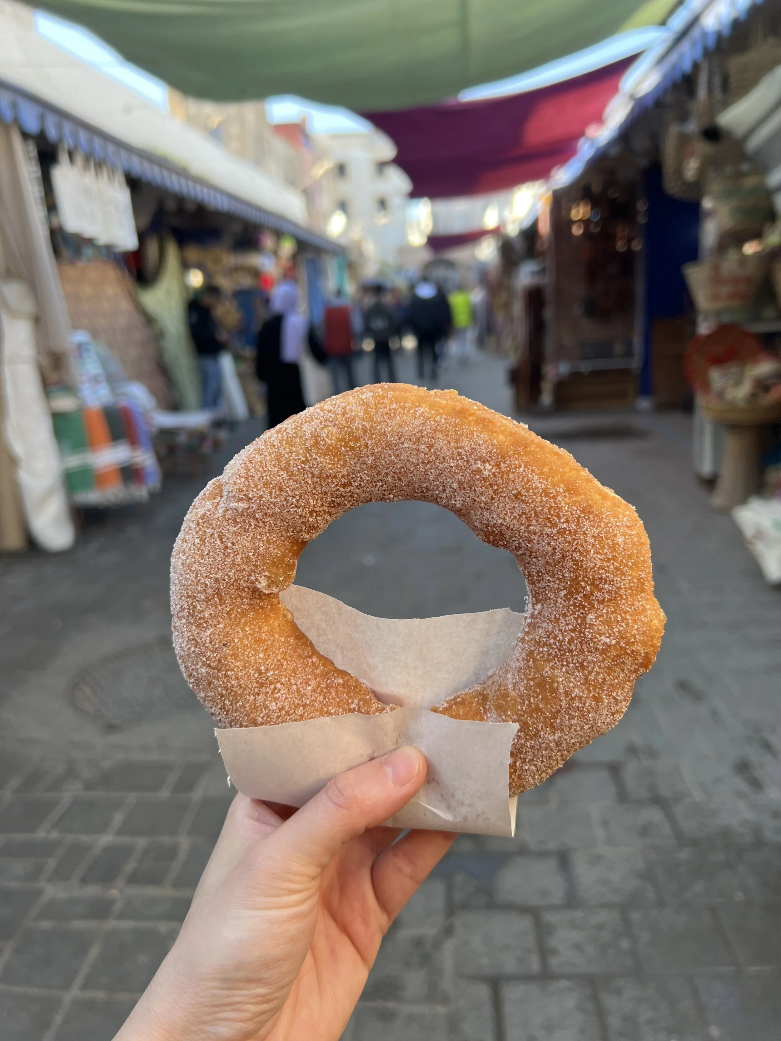 索維拉街頭剛出爐的甜甜圈，熱熱的非常好吃。