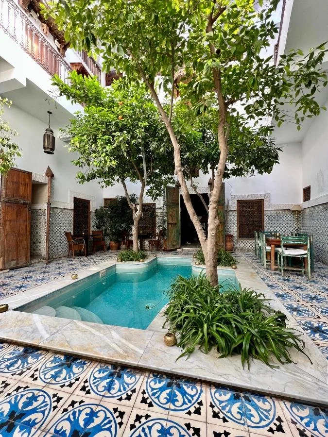 馬拉喀什Riad Yamina52 中庭泳池，是這間特色住宿的一大亮點。