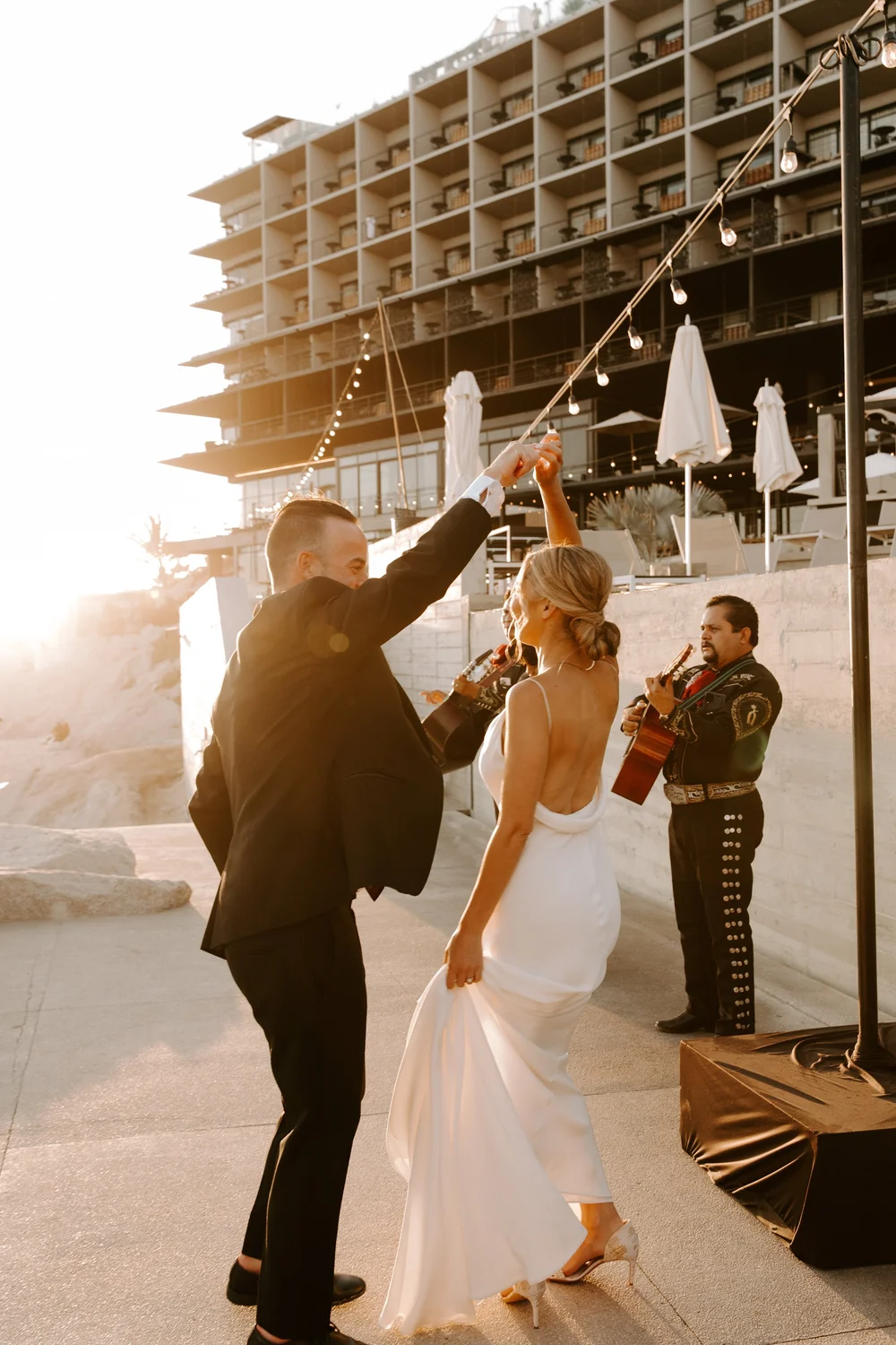 THECAPEWEDDING-CABOSANLUCASWEDDING-ASHGABESPHOTO-556.jpeg