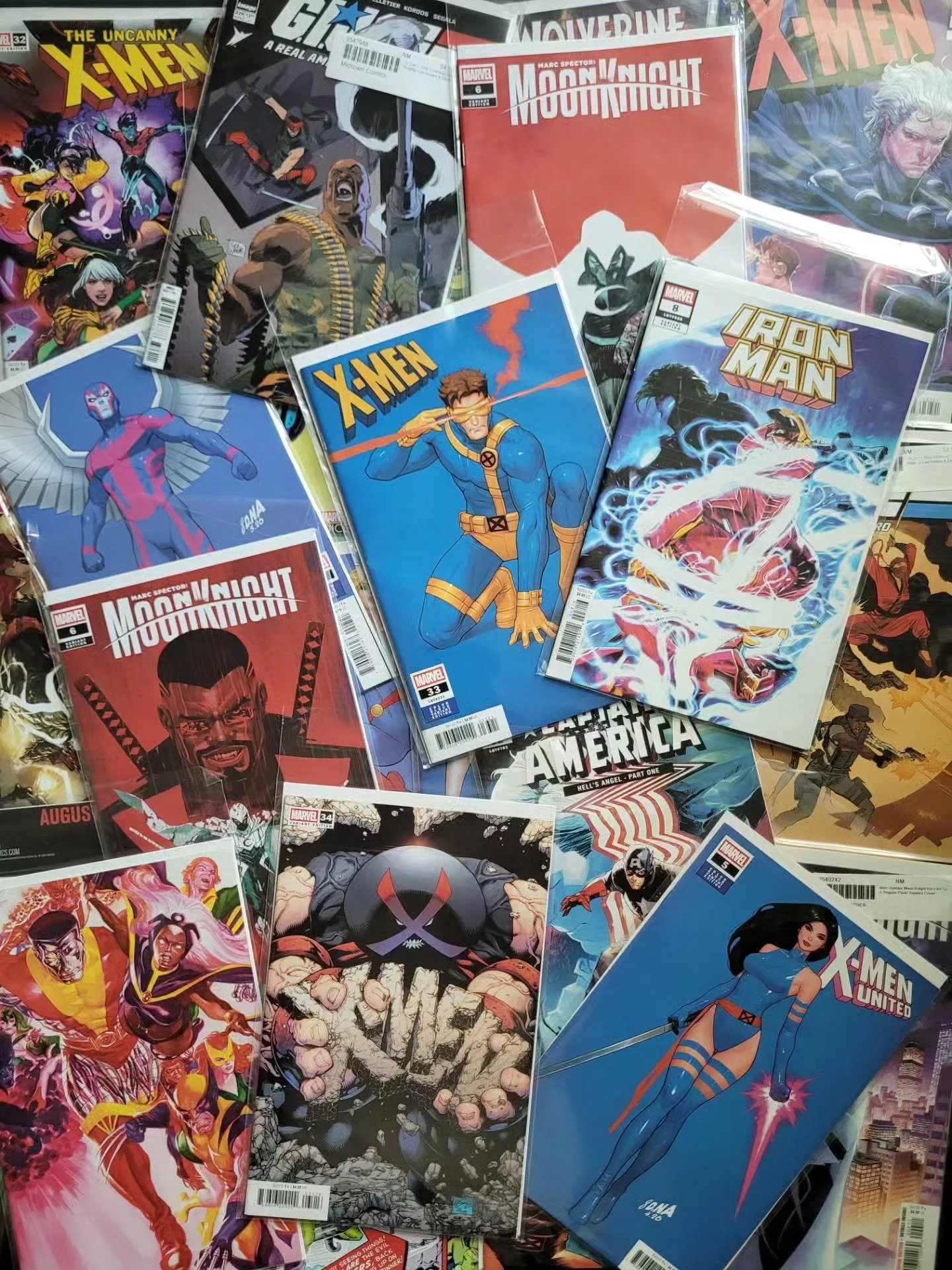 Here's a look at my recent comic haul from @midtowncomics. I've been to their Times Square location many years ago. Now trying their online ordering. Full haul video is up on YouTube. 

#comics #comicbooks #IGcomicbooks #comichaul #newcomics
