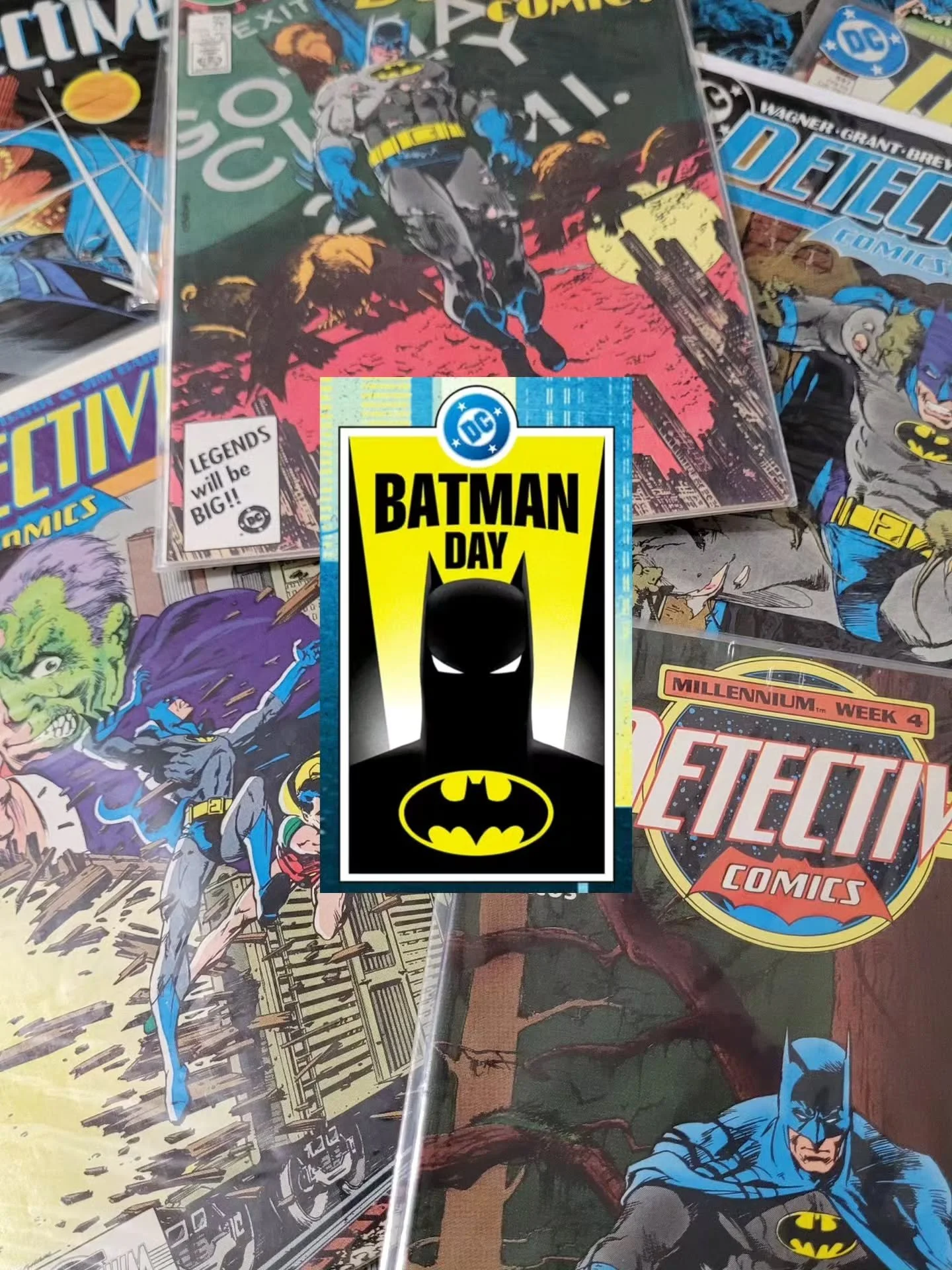 More Batman Day fun. Here are some Detective Comics issues I scored from one of my favorite shops some time ago. Never showed any of them.

#BatmanDay #Batman #DCComics #IGcomicbooks #DetectiveComics
