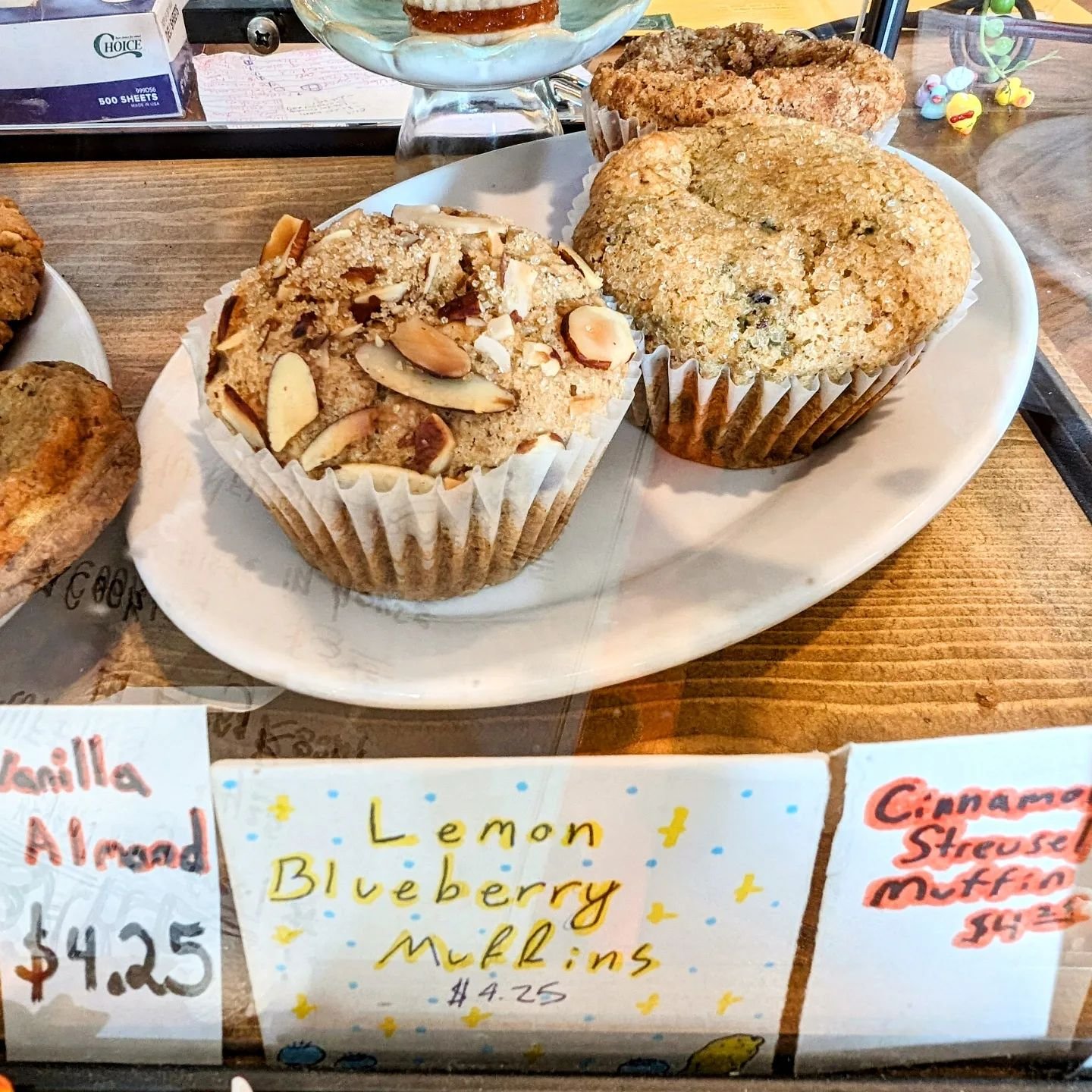 🧁 This Week's Muffins 🧁
🌰 Vanilla Almond
🫐 Blueberry Lemon 🍋 
🧁 Cinnamon Streusel 
Baked with love by The Living Room 🌈 💕 
@LivingRoomSTL

.
.
.
#TowerGrove #TowerGroveSouth #TowerGroveHeights #SouthGrand #SouthGrandSTL #TowerGroveEast #Compt