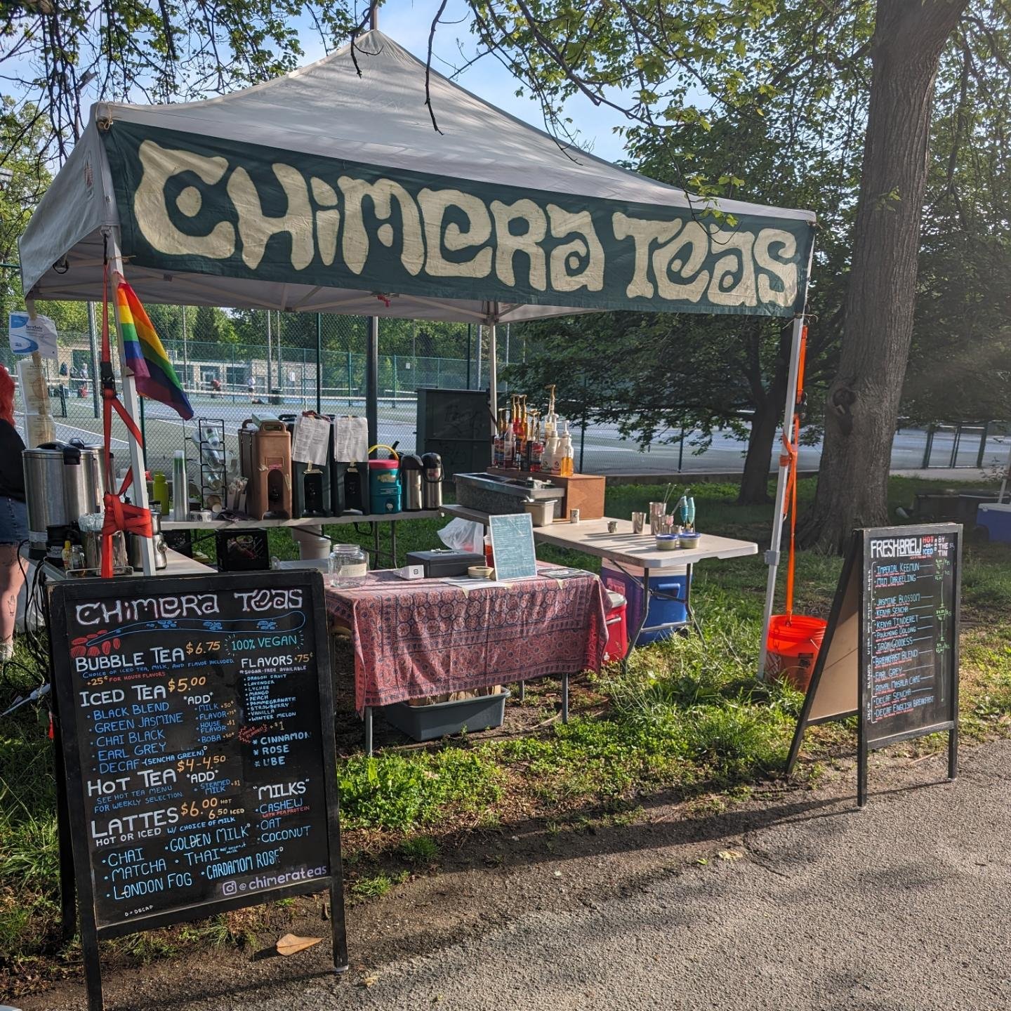 It's sunny out! 🌞😎
What a wonderful day to check out the Tower Grove Farmers Market 🌈
May the 4th be with Boba ✌️🧋💕
Find us between the tennis courts and the fountain now until 12:30.
We're also open at the cafe today until 6pm 💕

@tgfarmersmar