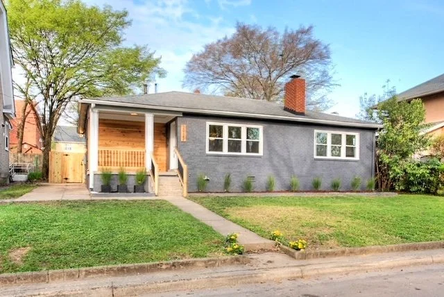 2922 hawthorne ave-1 .JPG