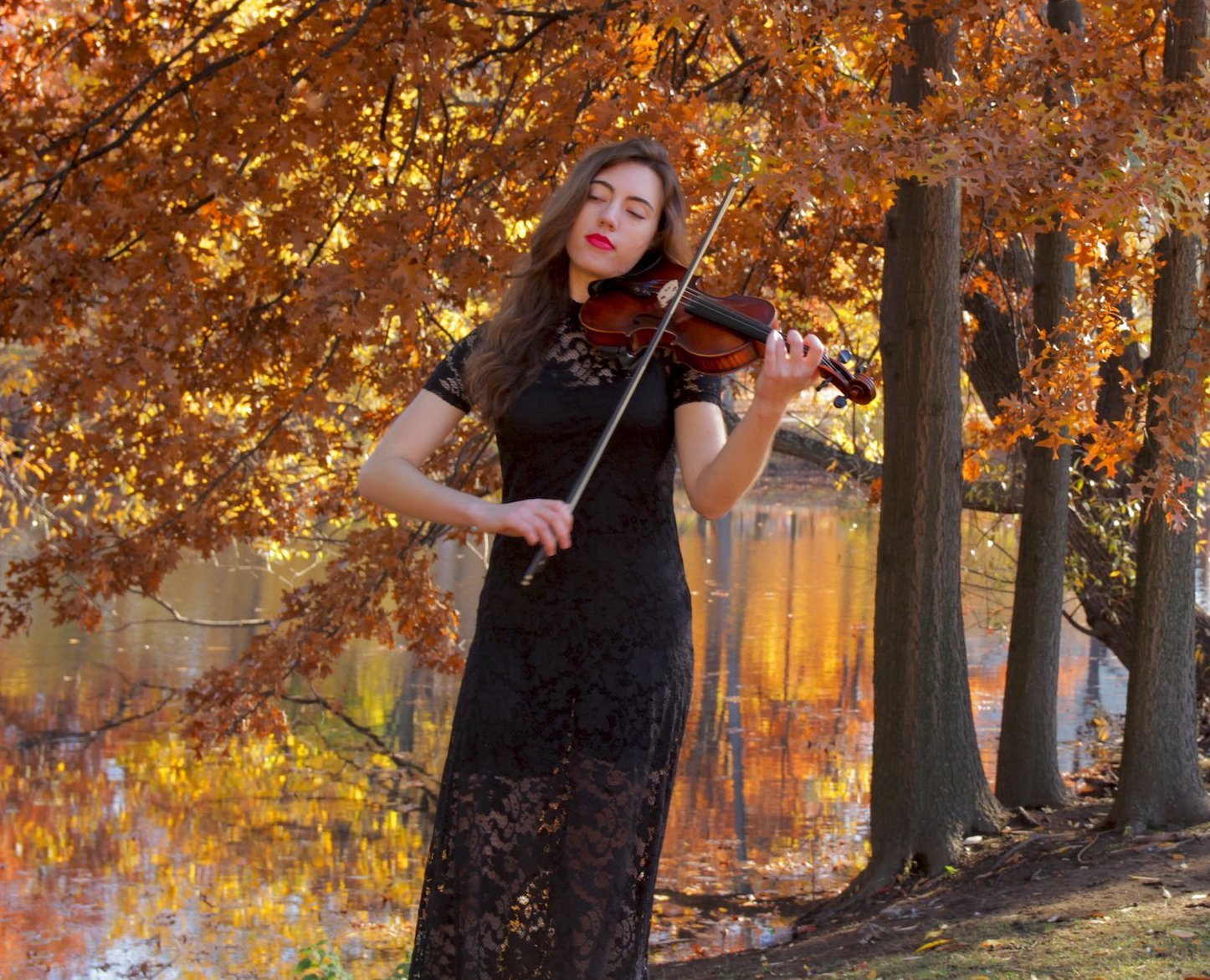 Solo Violinist Abigial for hire in los angeles ca for corporate,private events and weddings.jpg