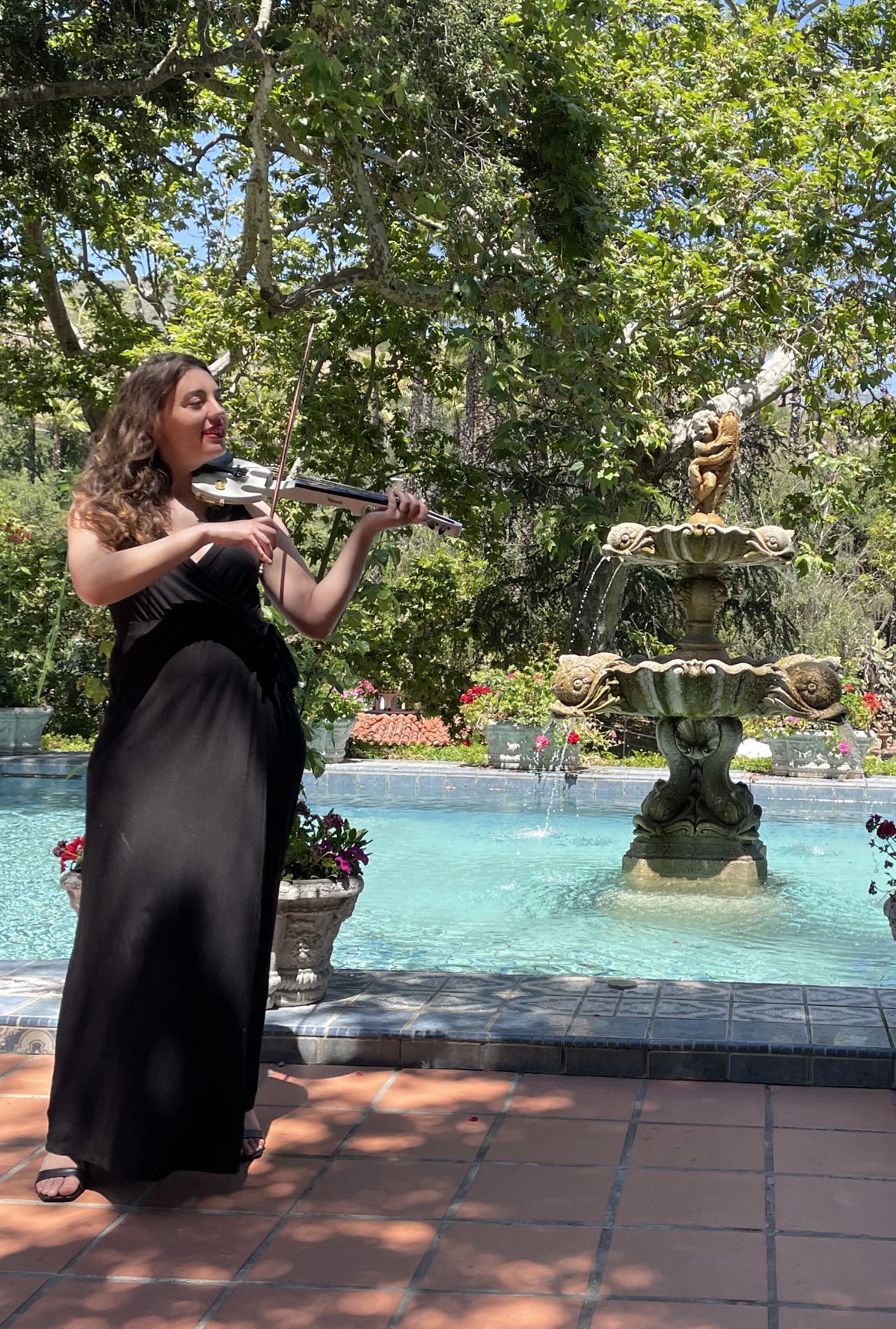 Solo Violinist Abigail Shelton for Hire in Los Angeles.jpeg