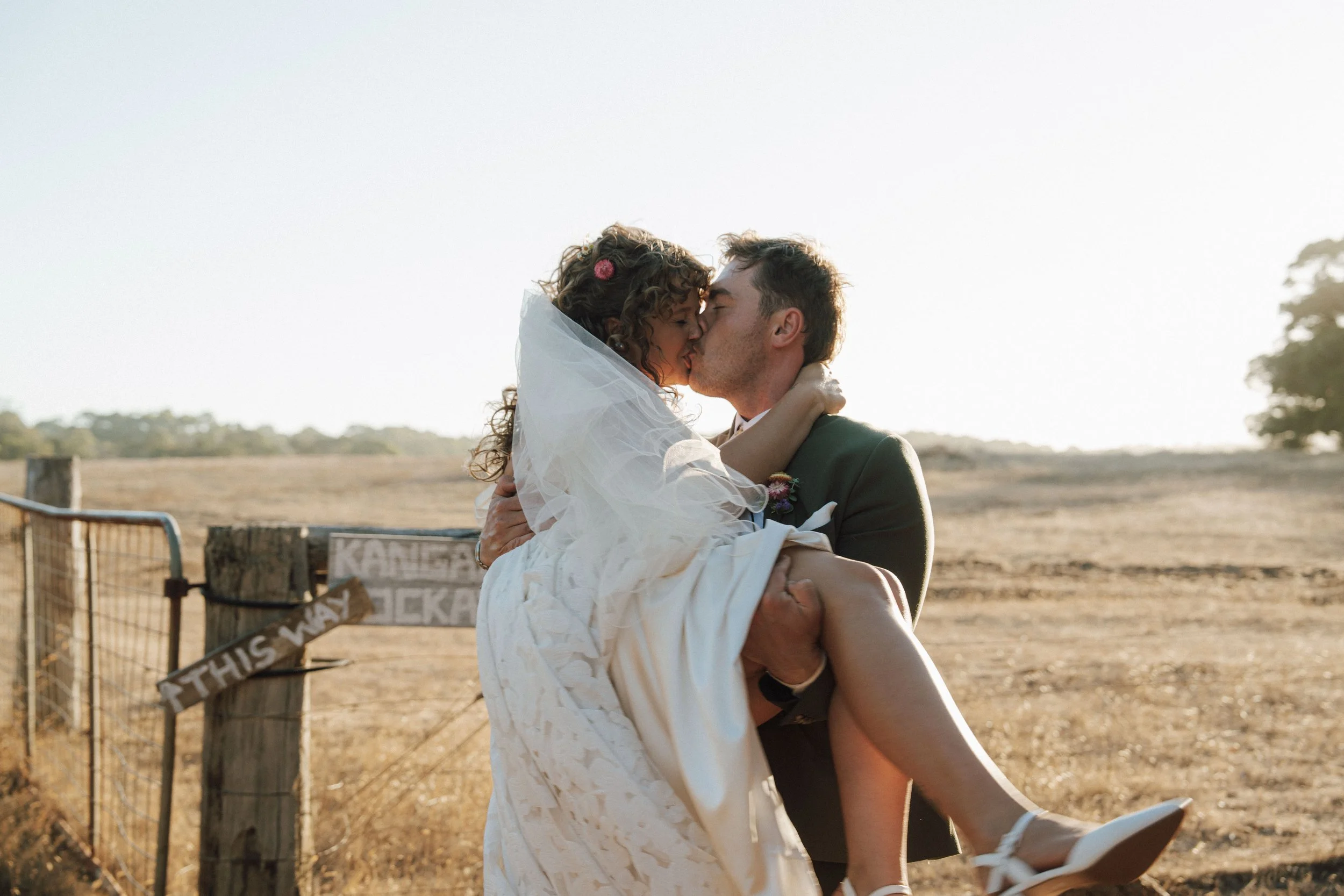 Georgia + Lachie's Gallery-368.JPG