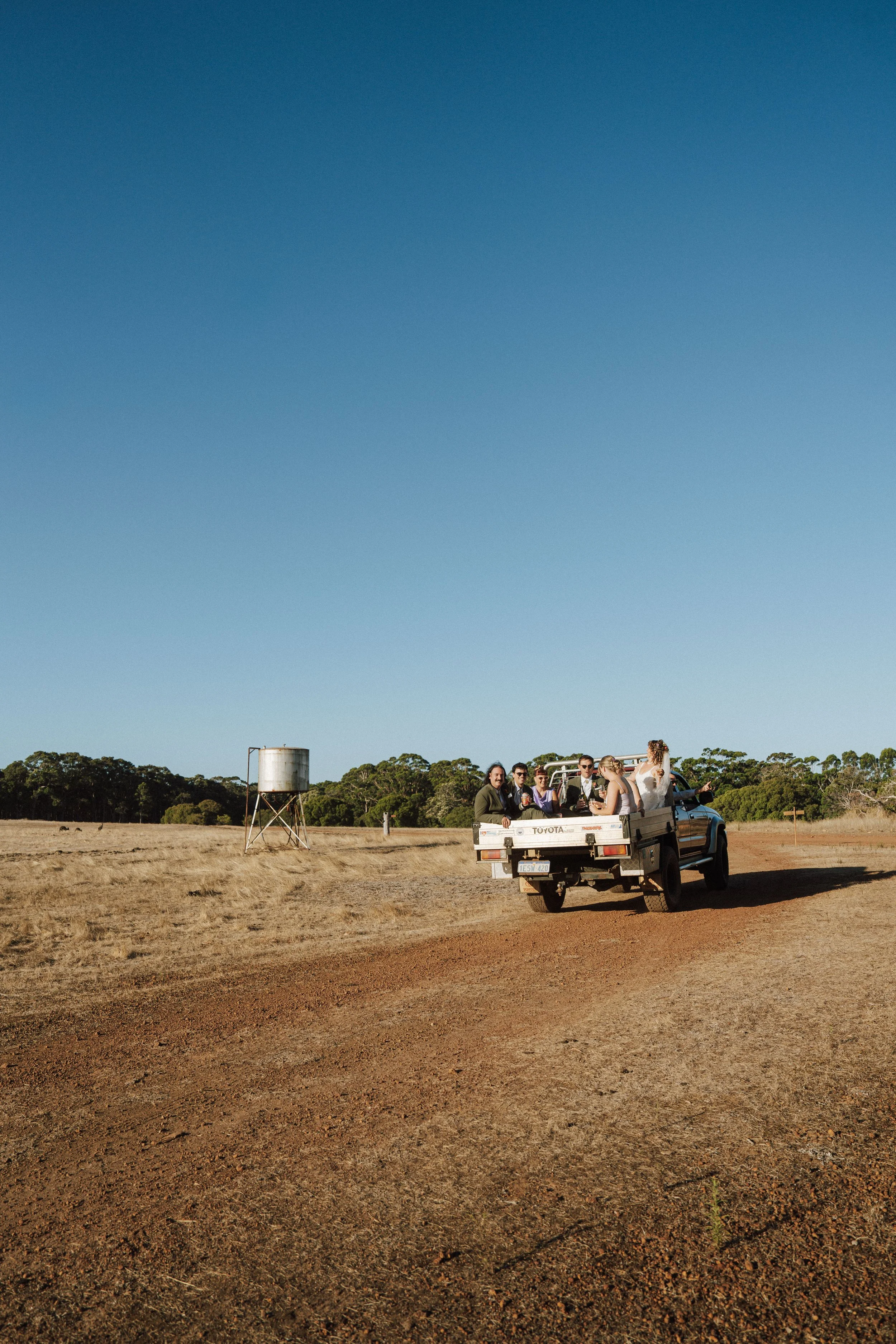 Georgia + Lachie's Gallery-301.JPG