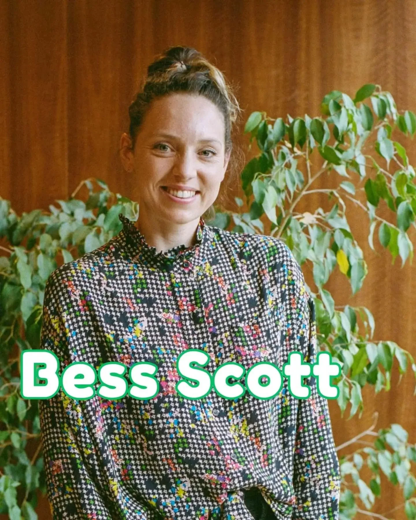 Bess&nbsp;Scott grew up on a flower farm on the NSW Central Coast, surrounded by native blooms cultivated by her father @craigioscott, and her grandfather. Flowers weren&rsquo;t really the career plan, but having gained amazing floristry experience i