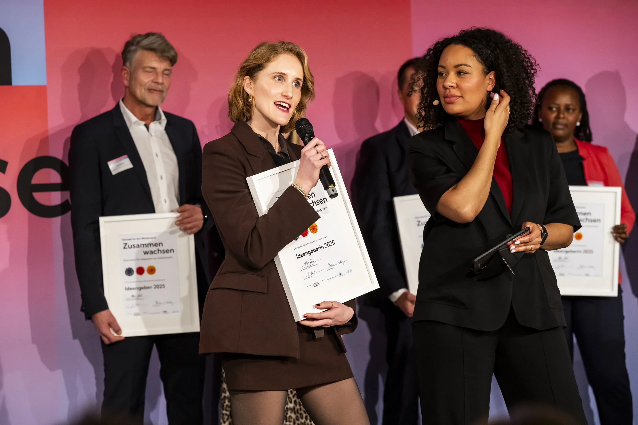 03.12.25: Auszeichnung zu 1/50 Best-Practice-Beispielen von "Deutschland – Land der Ideen" für "Gute Ideen für Integration am Arbeitsmarkt"