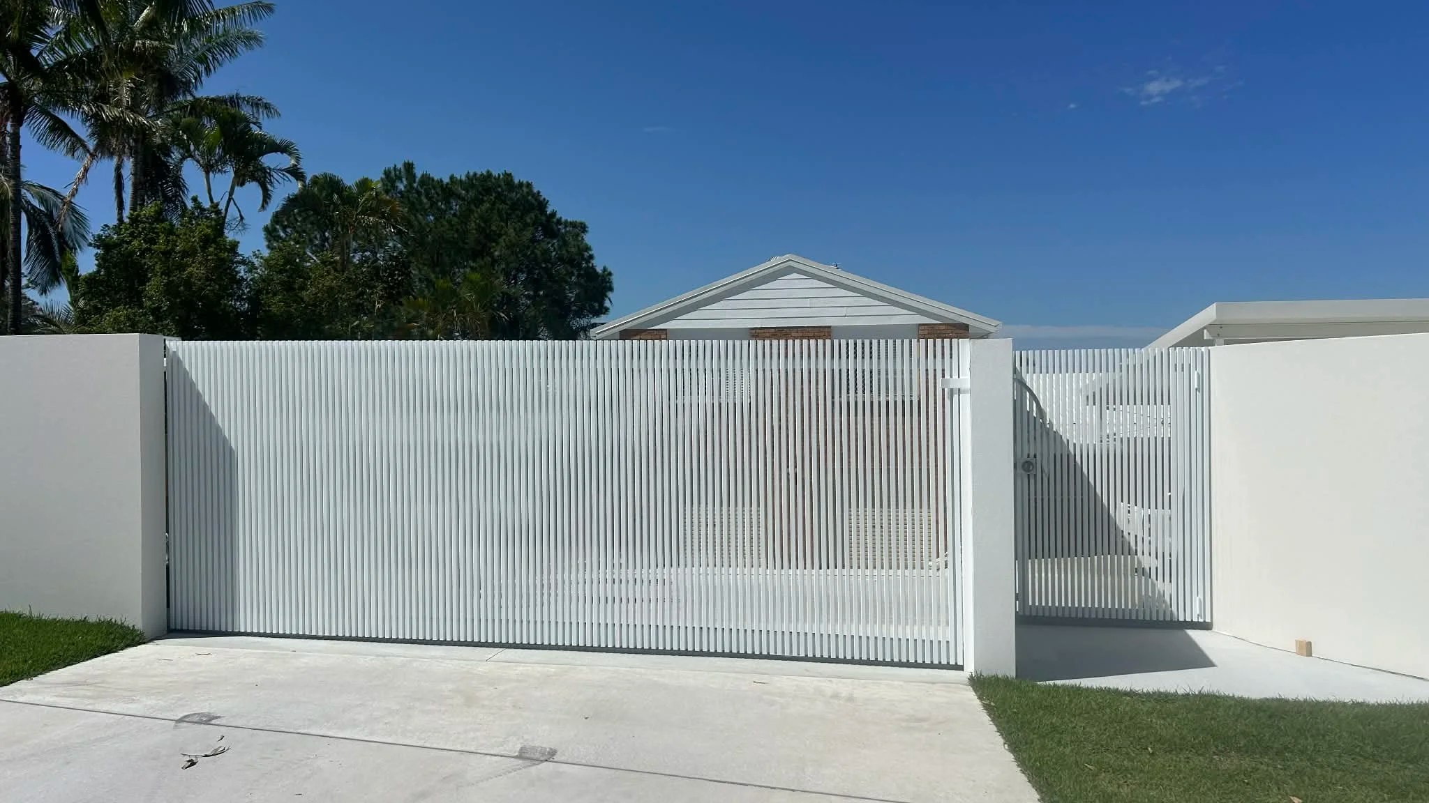 Sliding Gate, Aluminium. Fence